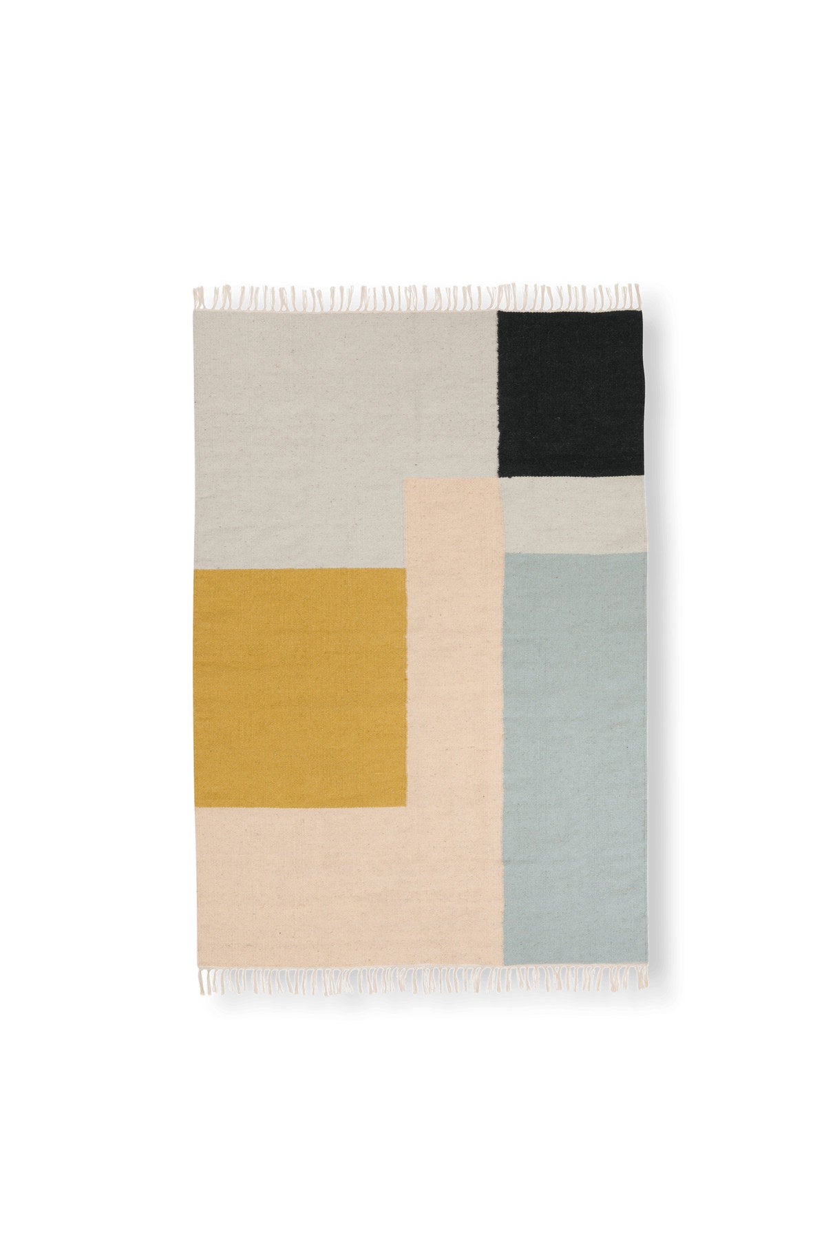 Mehrfarbiger Kelim Teppich Gross von Ferm Living aus 80% Wolle und 20% Baumwolle, handgewebt mit traditionellem Kelim-Muster und grober Struktur.