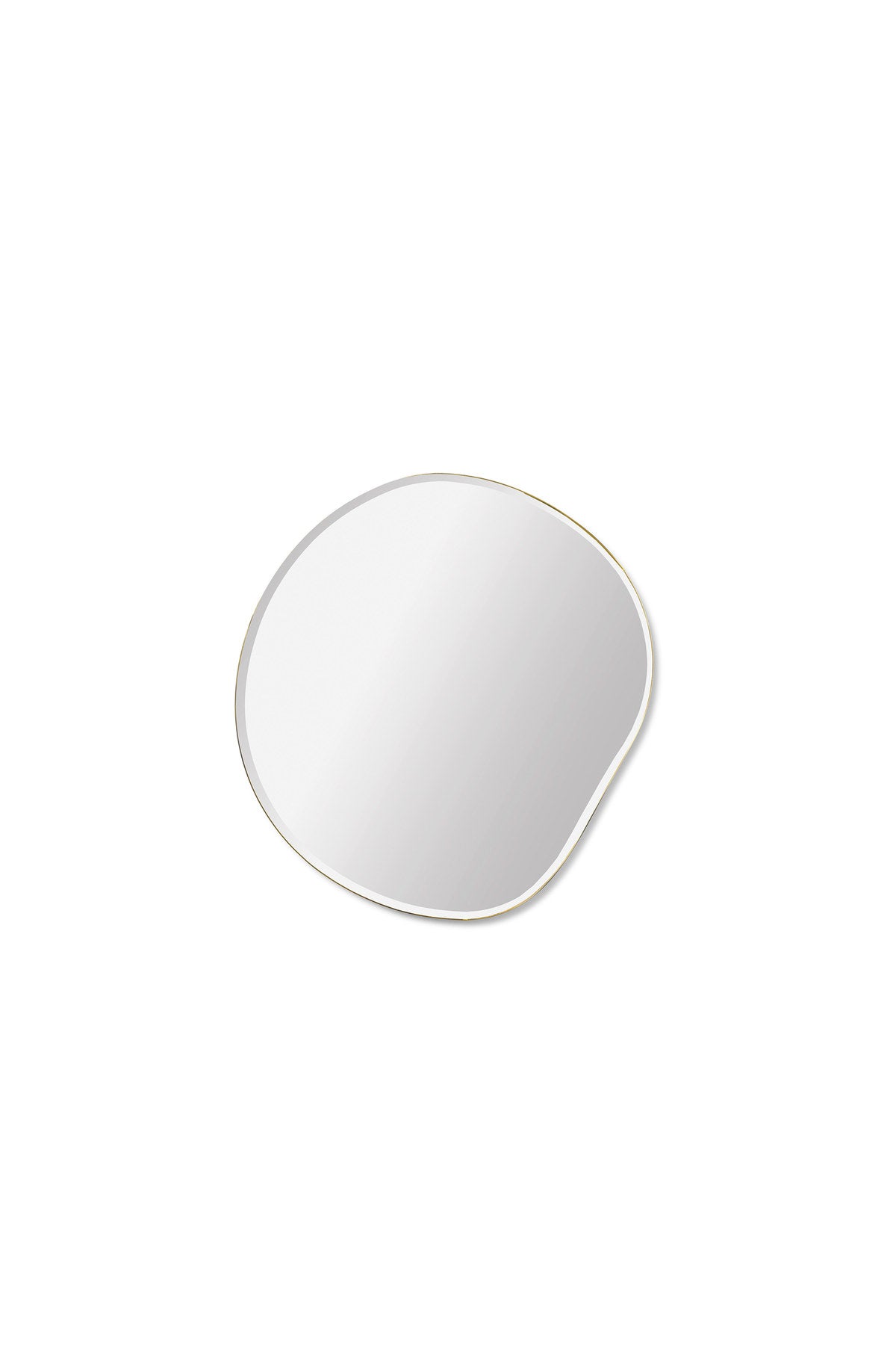 Pond Spiegel Klein in Messing präsentiert im Onlineshop von KAQTU Design AG. Wandspiegel ist von Ferm Living