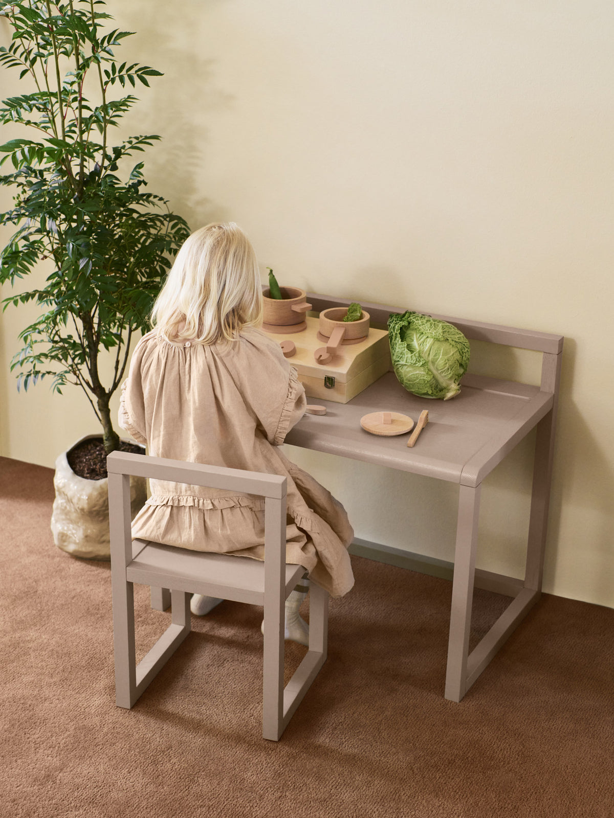 Little Architect Stuhl in Kaschmir präsentiert im Onlineshop von KAQTU Design AG. Stuhl ist von Ferm Living