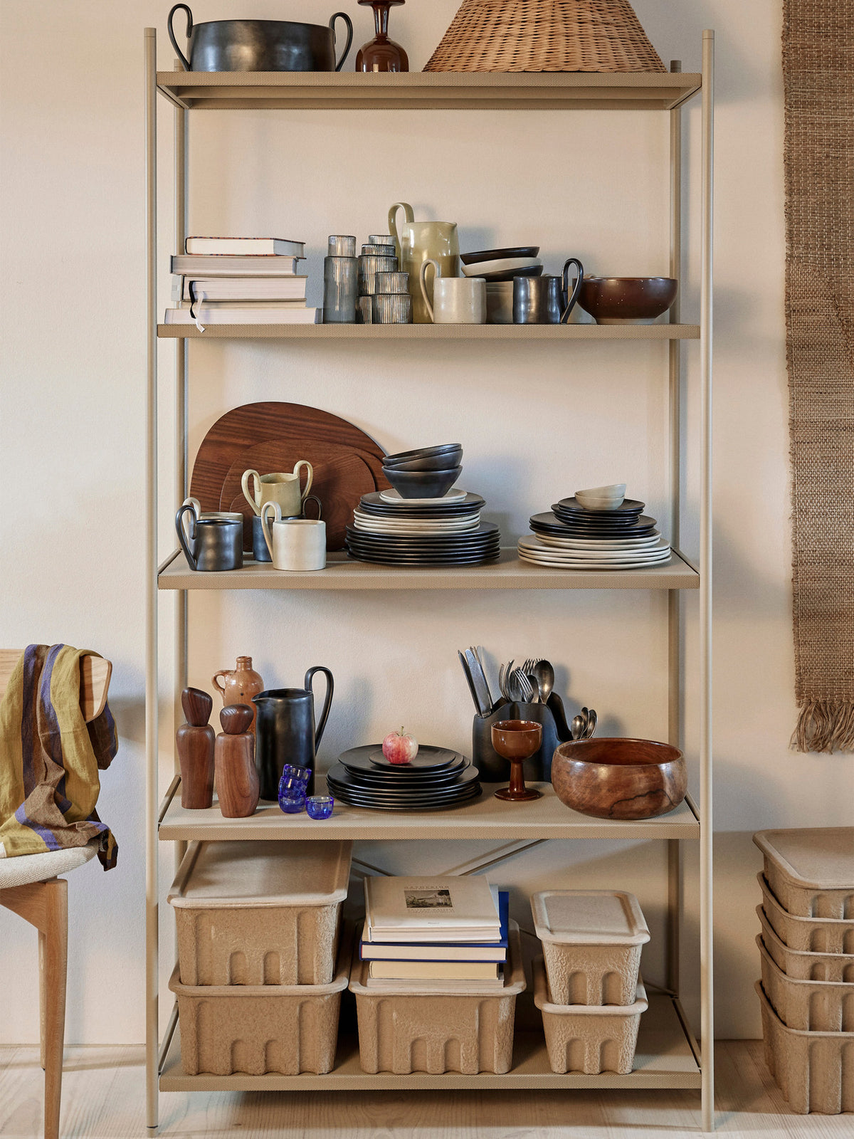 Punctual Regalsystem - Leiter 5 Stufen in Kaschmir präsentiert im Onlineshop von KAQTU Design AG. Regalsystem Einzelteile ist von Ferm Living
