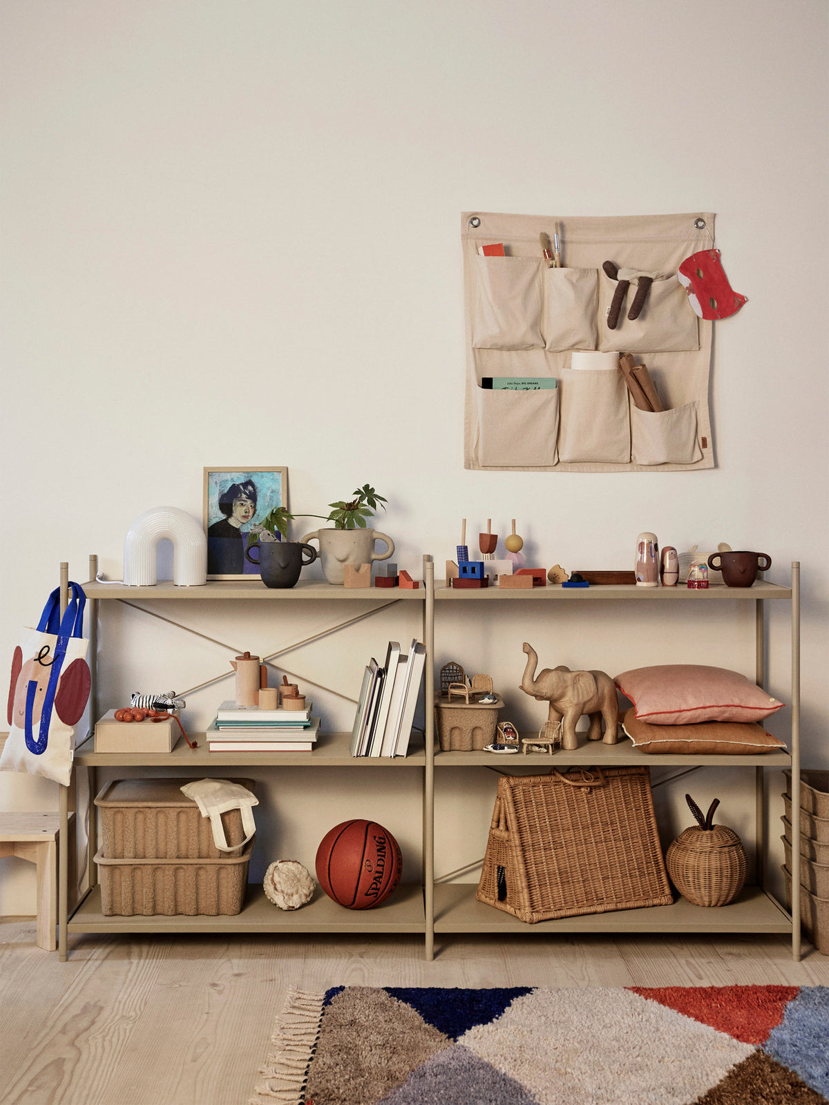 Punctual Regalsystem - Kreuzstangen in Kaschmir präsentiert im Onlineshop von KAQTU Design AG. Regalsystem Einzelteile ist von Ferm Living
