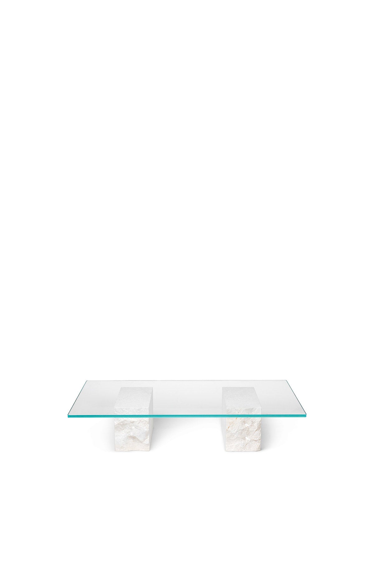 Mineral Kaffeetisch in Bianco Curia präsentiert im Onlineshop von KAQTU Design AG. Couchtisch ist von Ferm Living