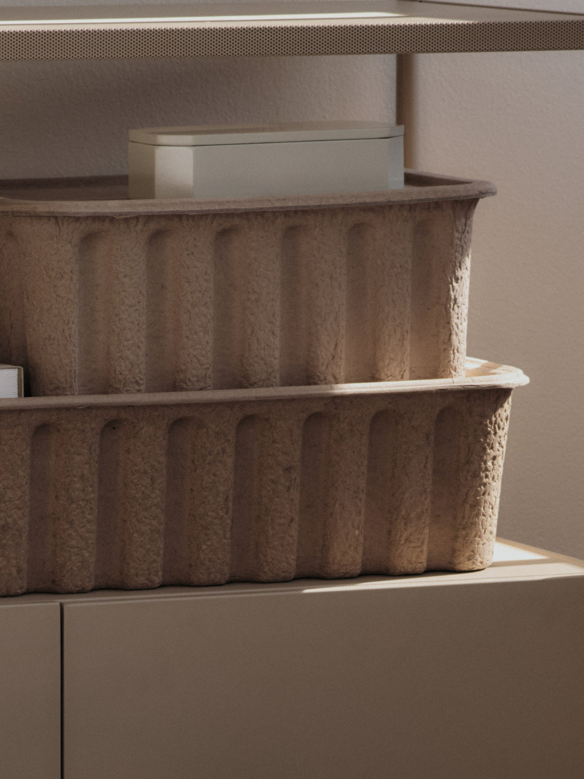 Aufbewahrungsbox 2er Set in Braun präsentiert im Onlineshop von KAQTU Design AG. Aufbewahrungsbox ist von Ferm Living