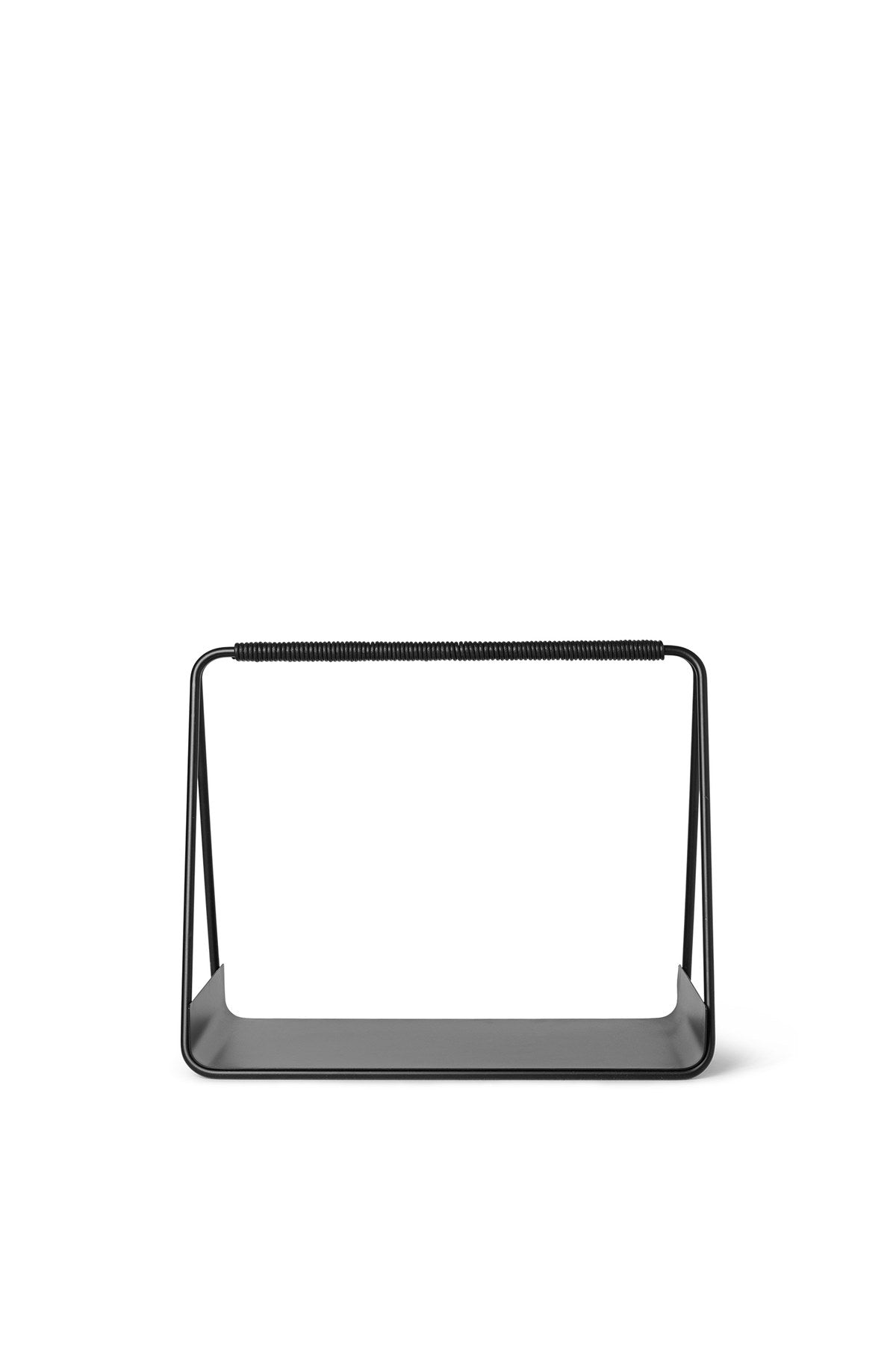Port Brennholzregal in Schwarz präsentiert im Onlineshop von KAQTU Design AG. Kaminzubehör ist von Ferm Living