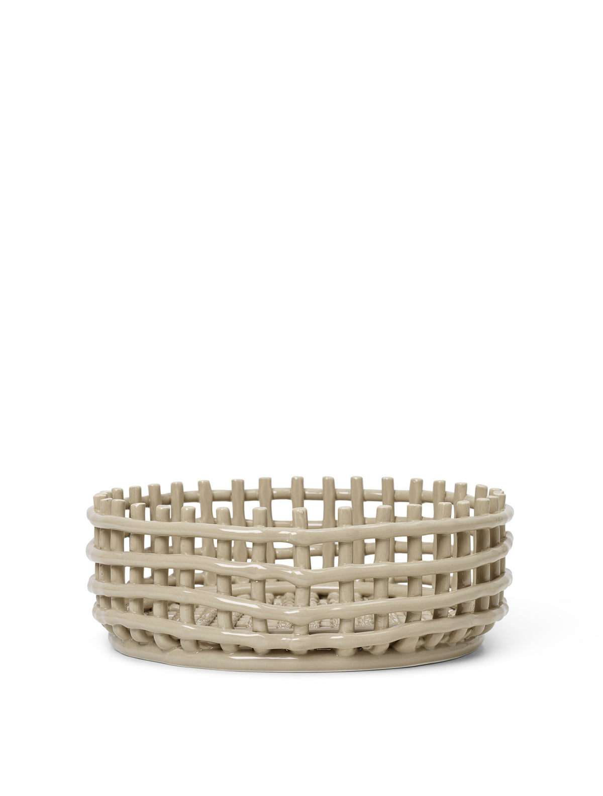 Braided geflechteter Korb flach in Kaschmir präsentiert im Onlineshop von KAQTU Design AG. Aufbewährungskörbe ist von Ferm Living