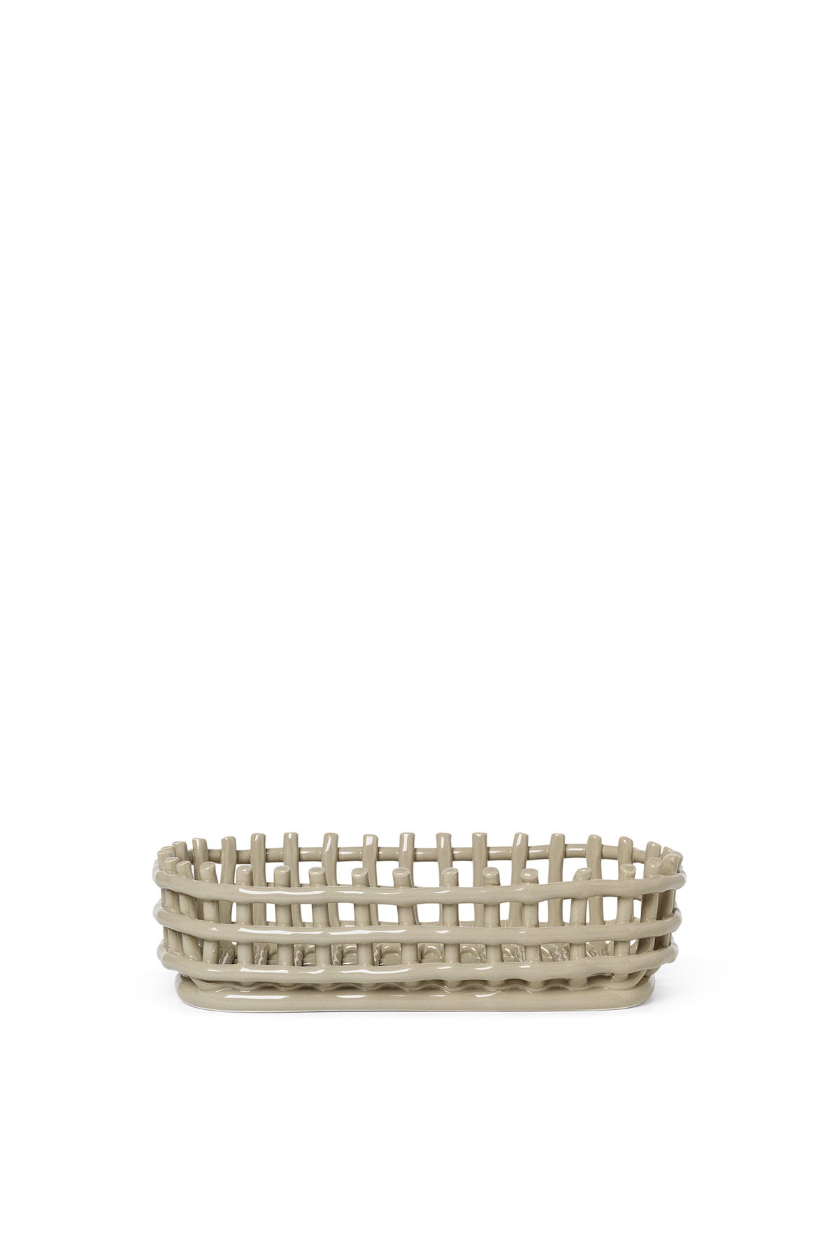 Keramik Korb Oval in Kaschmir präsentiert im Onlineshop von KAQTU Design AG. Aufbewährungskörbe ist von Ferm Living