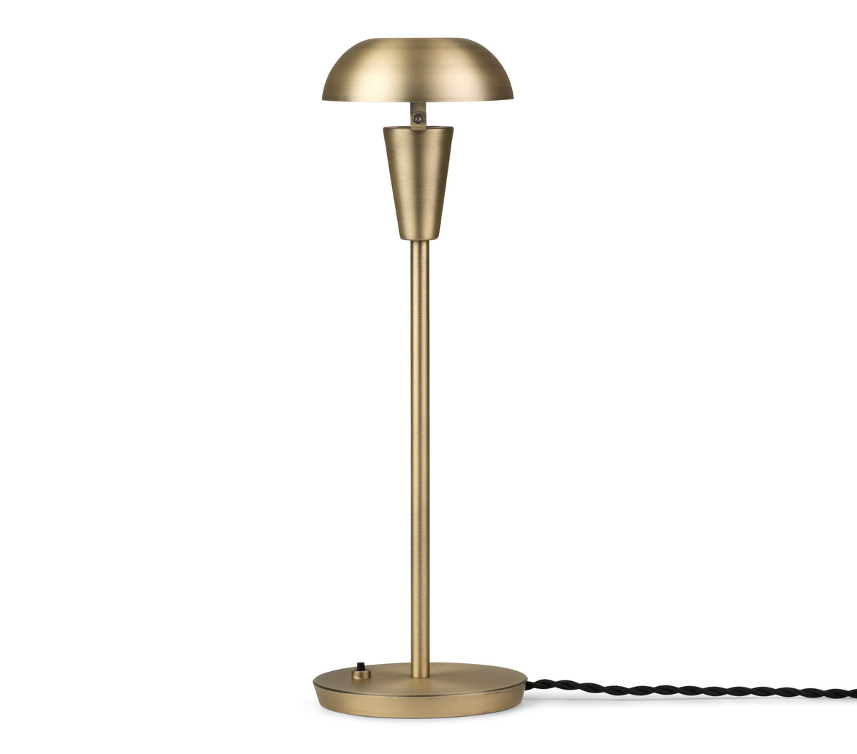 Tiny Tischleuchte in Messing präsentiert im Onlineshop von KAQTU Design AG. Tischleuchte ist von Ferm Living