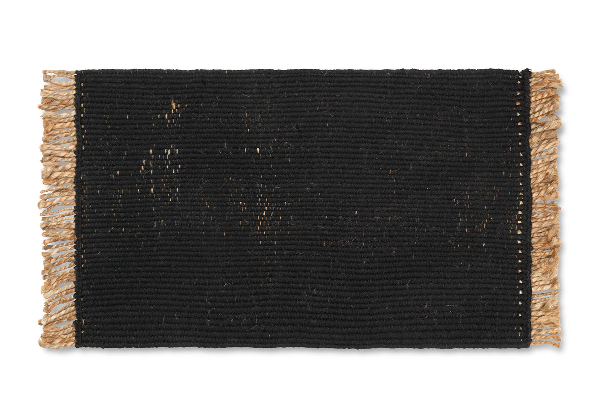 Block Matte in Schwarz / Natur präsentiert im Onlineshop von KAQTU Design AG. Badematte ist von Ferm Living