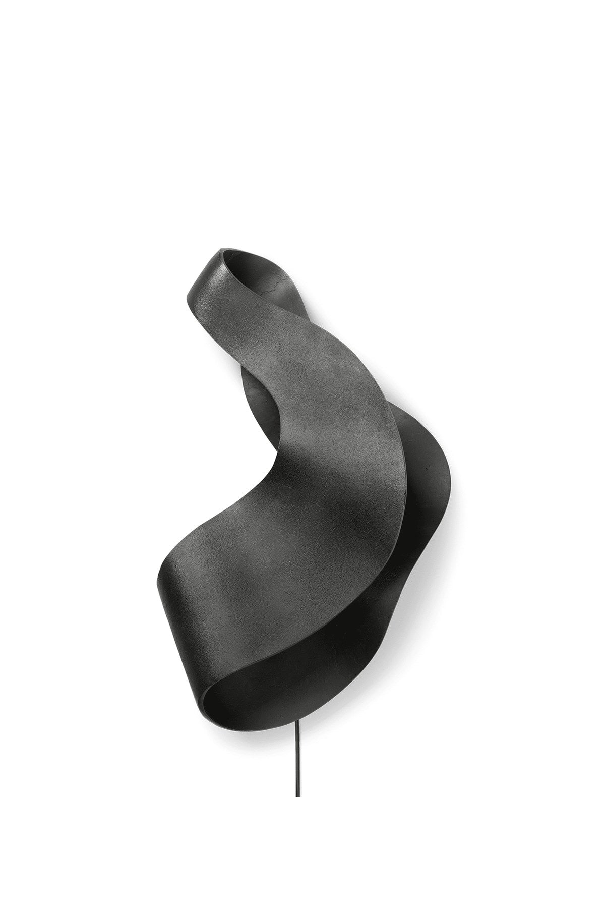 Oyster Wandleuchte in Schwarz präsentiert im Onlineshop von KAQTU Design AG. Wandleuchte ist von Ferm Living