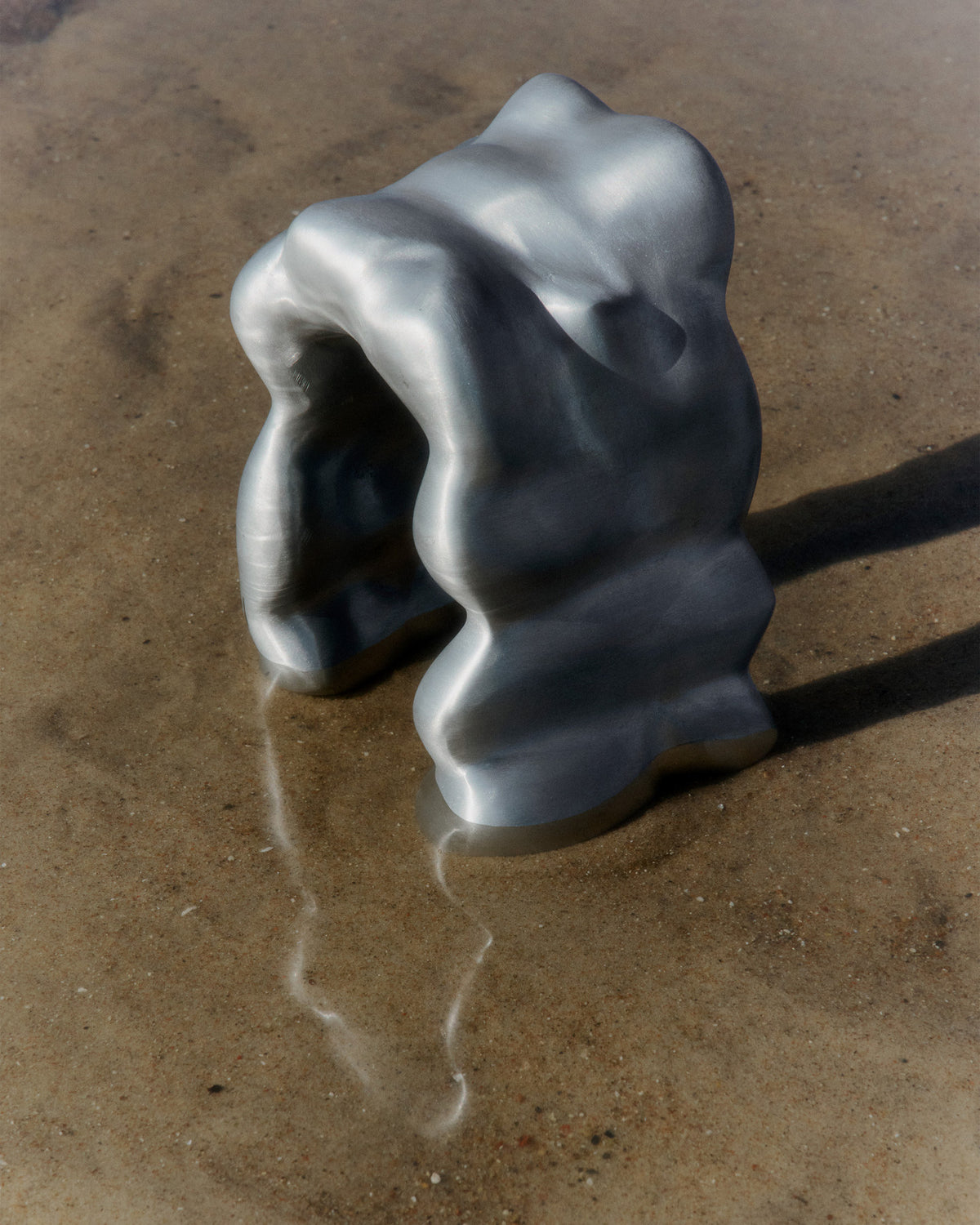 Morf Skulptur in Silber präsentiert im Onlineshop von KAQTU Design AG. Kunstgegenstände ist von Ferm Living