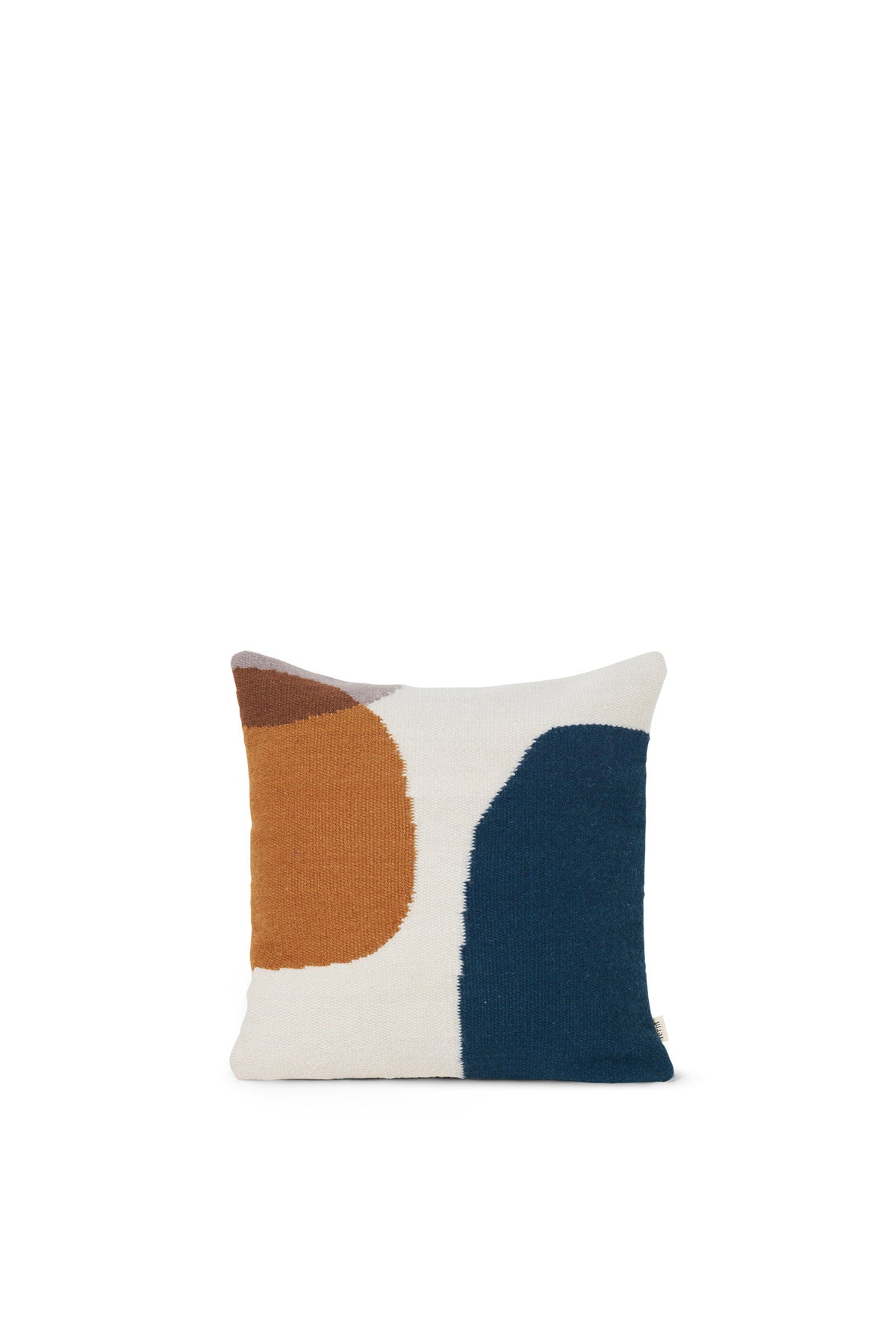Kelim Kissenbezug in Multicolor präsentiert im Onlineshop von KAQTU Design AG. Deko Kissenbezug ist von Ferm Living