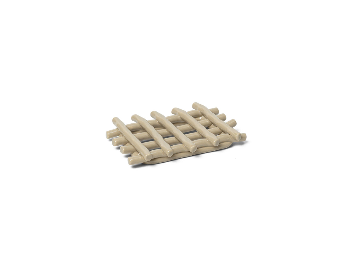 Ceramic Seifenschale in Cashmere präsentiert im Onlineshop von KAQTU Design AG. Badzubehör ist von Ferm Living