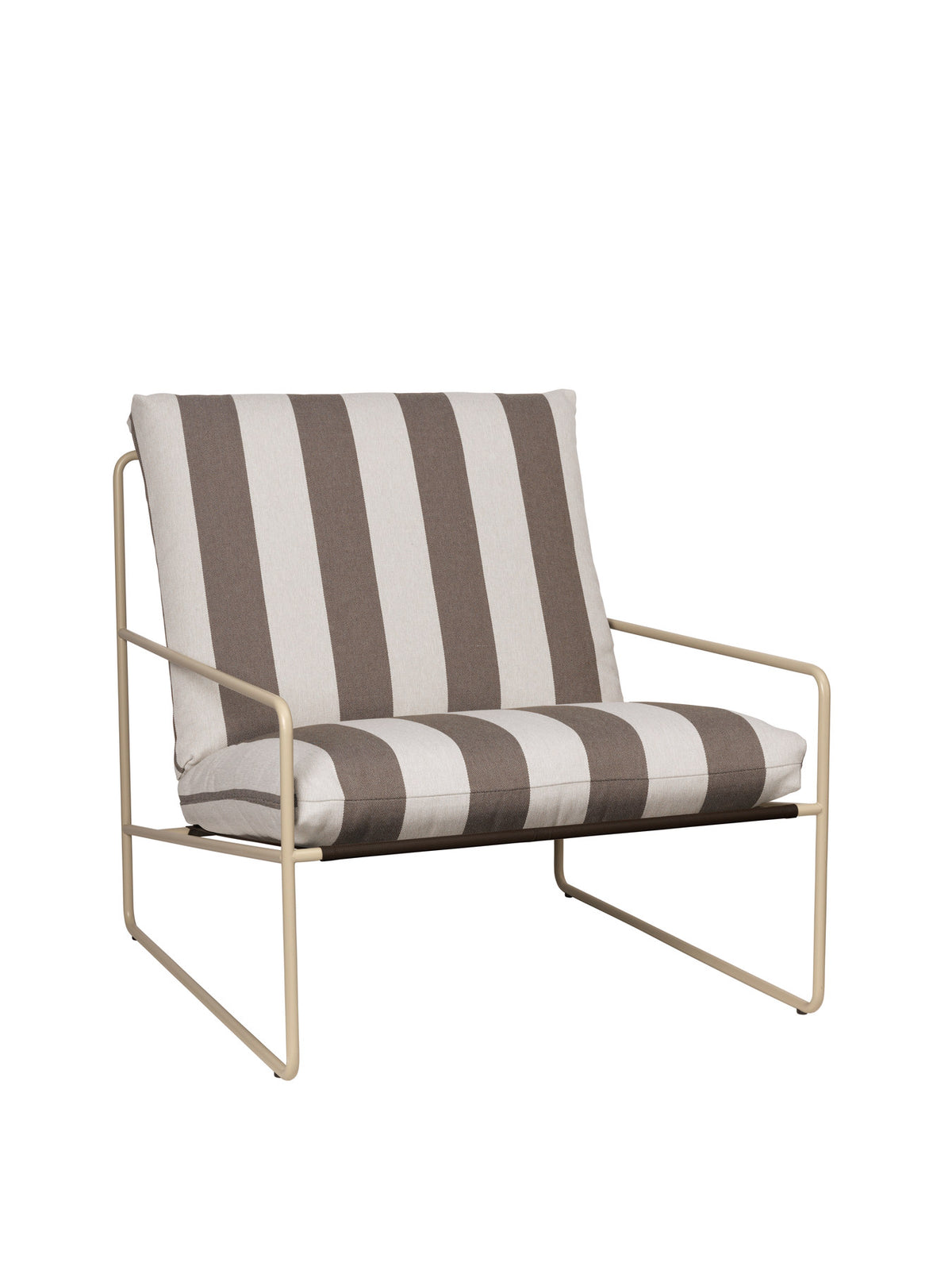 Desert 1-seater Dolce in Weiss / Braun präsentiert im Onlineshop von KAQTU Design AG. Outdoor-Sessel mit Armlehnen ist von Ferm Living