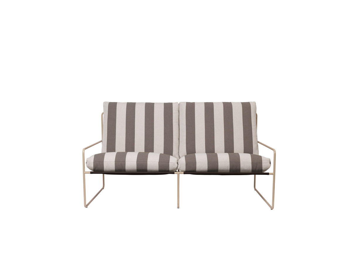 Desert 2-Sitzer - Stripe von Ferm Living, Lounge Sofa mit Stahlgestell, Sitz aus Vinyl-Polyester-Gewebe und Outdoor-Polypropylen-Bezug in Weiss/Braun.