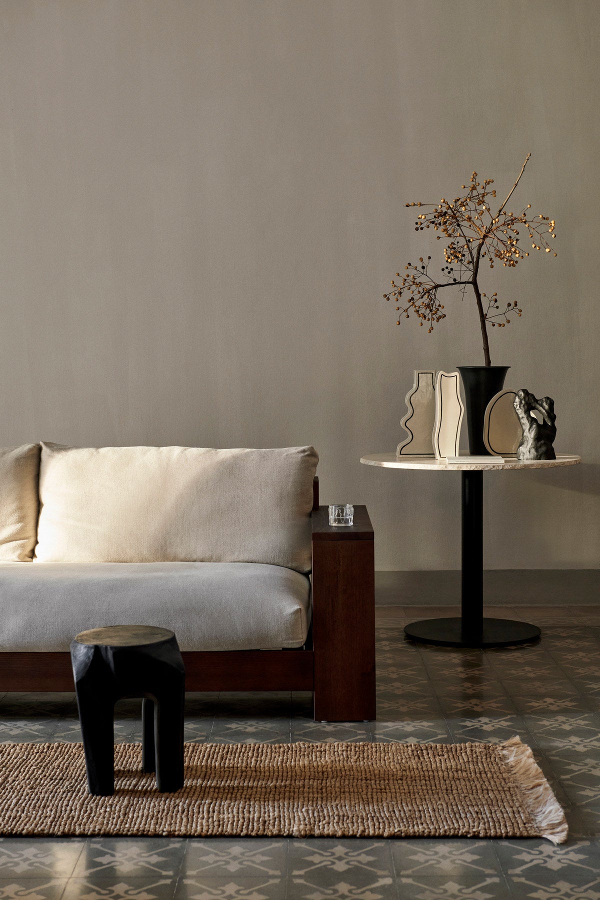 Athens Runner Teppich in Natur präsentiert im Onlineshop von KAQTU Design AG. Teppich ist von Ferm Living