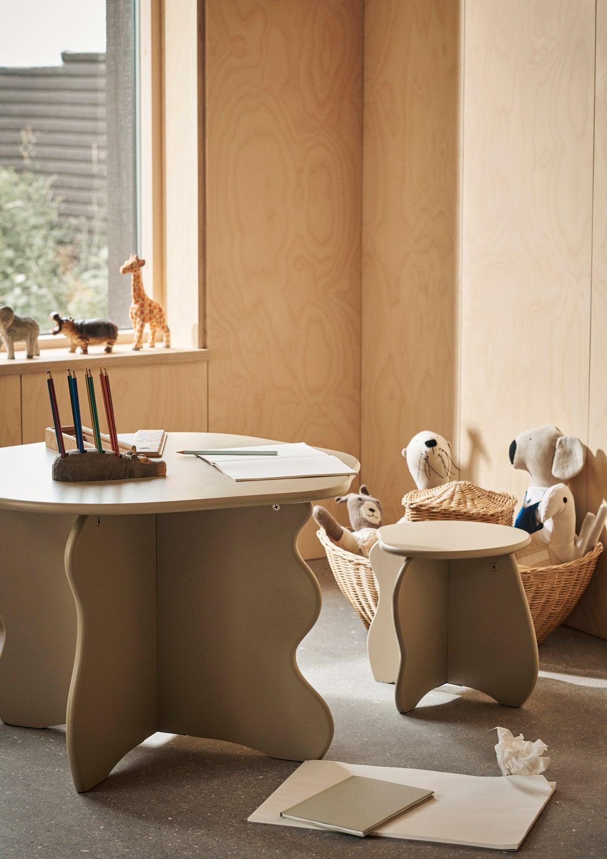 Slope Tisch in Cashmere präsentiert im Onlineshop von KAQTU Design AG. Esstisch ist von Ferm Living