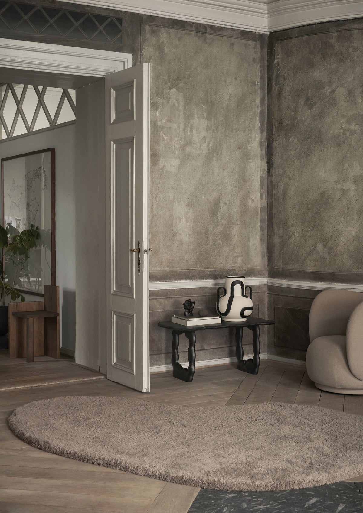 Forma Wollteppich in Ash Brown präsentiert im Onlineshop von KAQTU Design AG. Teppich ist von Ferm Living