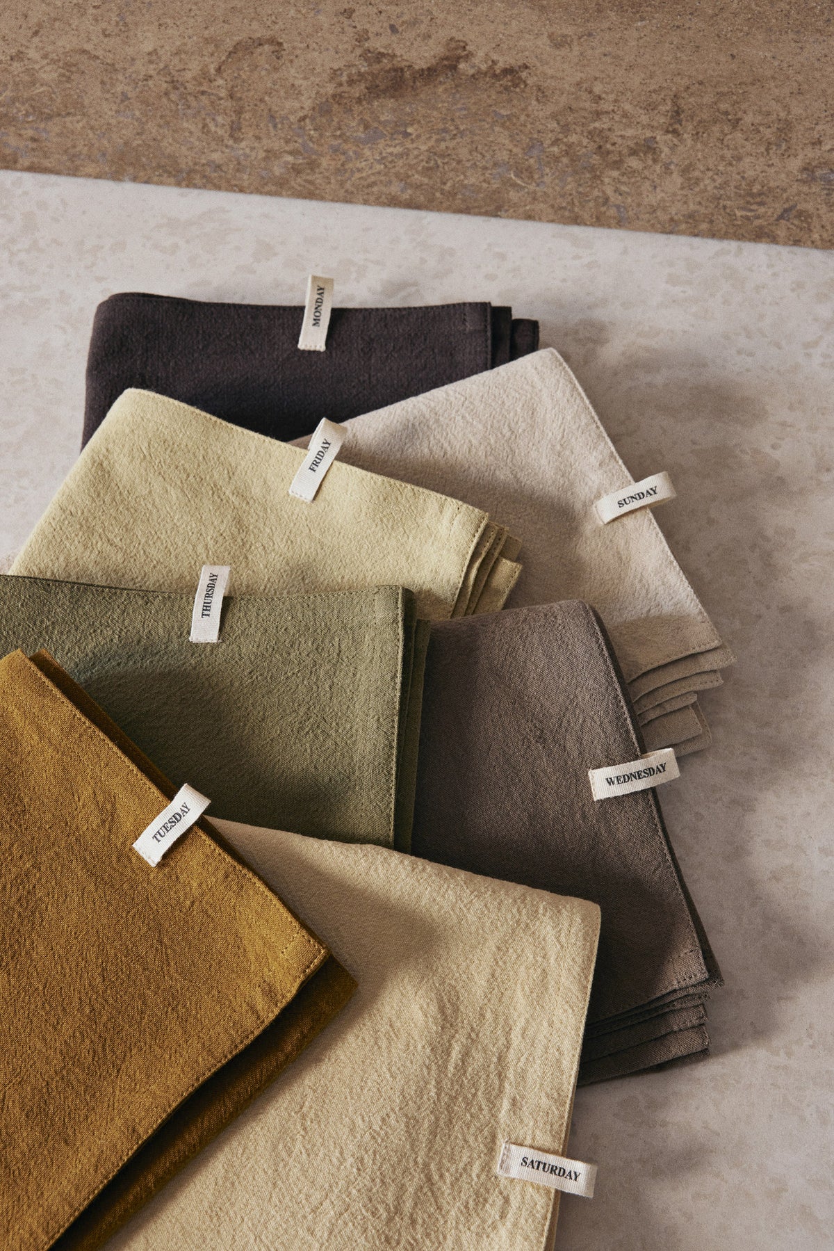 Day Geschirrtuch 7er Set in Calm präsentiert im Onlineshop von KAQTU Design AG. Geschirrtuch ist von Ferm Living