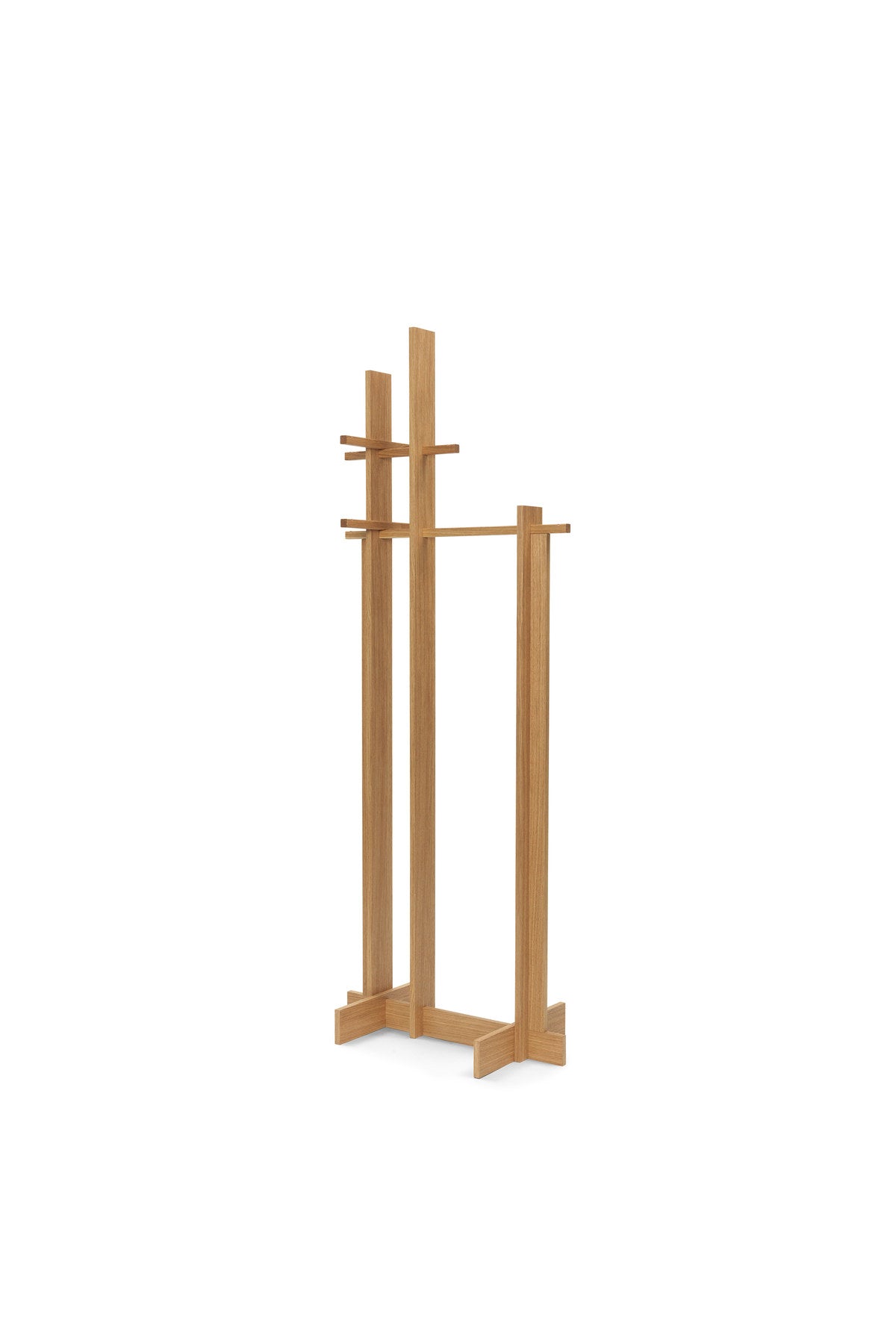 Bridge Kleiderständer in Oiled Oak präsentiert im Onlineshop von KAQTU Design AG. Kleiderständer ist von Ferm Living