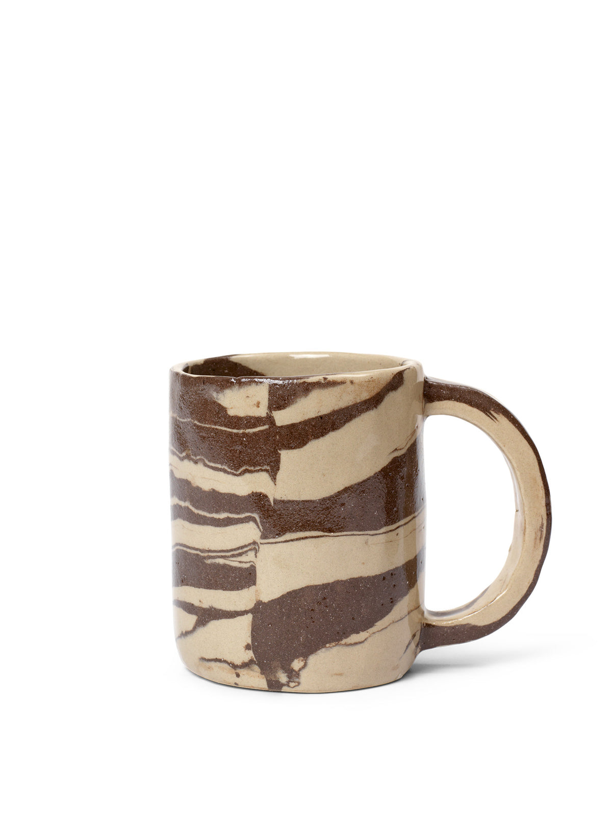Ryu Becher von Ferm Living aus geschichtetem Steinzeug mit transparenter Glasur in Sand/Brown, Tasse mit individuellem Muster aus der Sekki-Serie