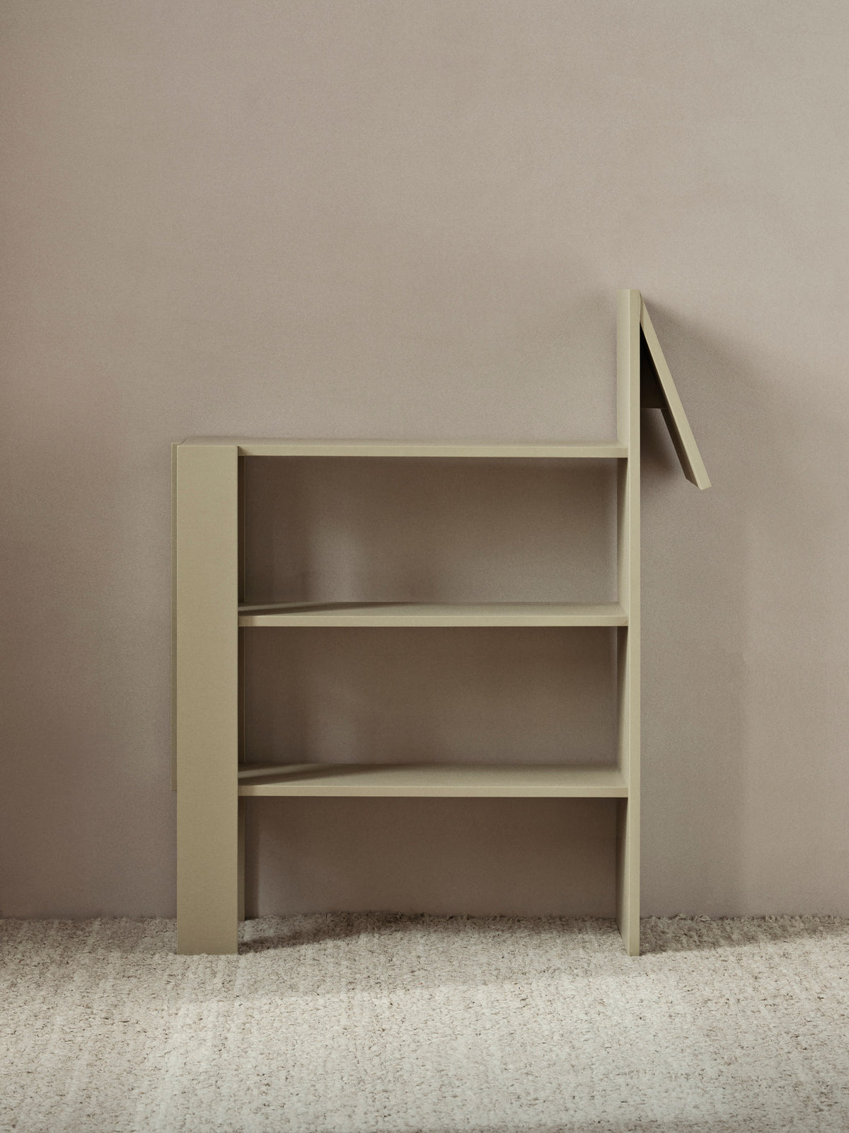 Horse Bücherregal in Cashmere präsentiert im Onlineshop von KAQTU Design AG. Bücherregal ist von Ferm Living