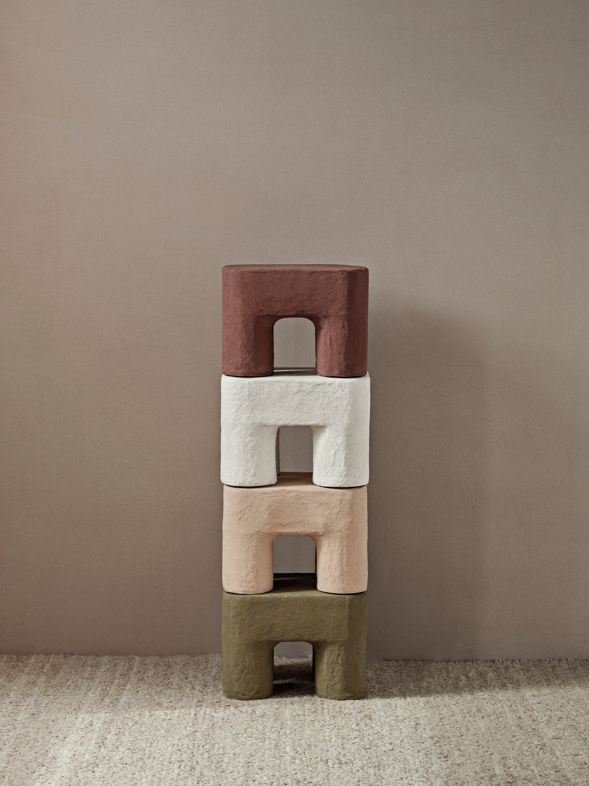 Podo Hocker in Rose präsentiert im Onlineshop von KAQTU Design AG. Hocker ist von Ferm Living