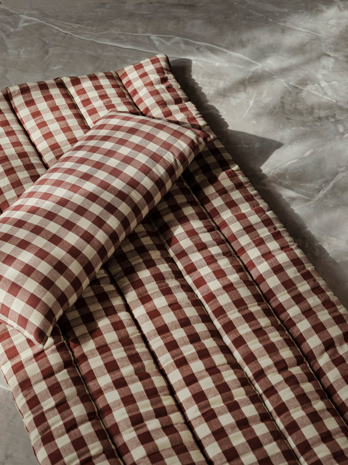 Bothy Check Quilted Matraze in Cinnamon/Green präsentiert im Onlineshop von KAQTU Design AG. Sitzpolster ist von Ferm Living