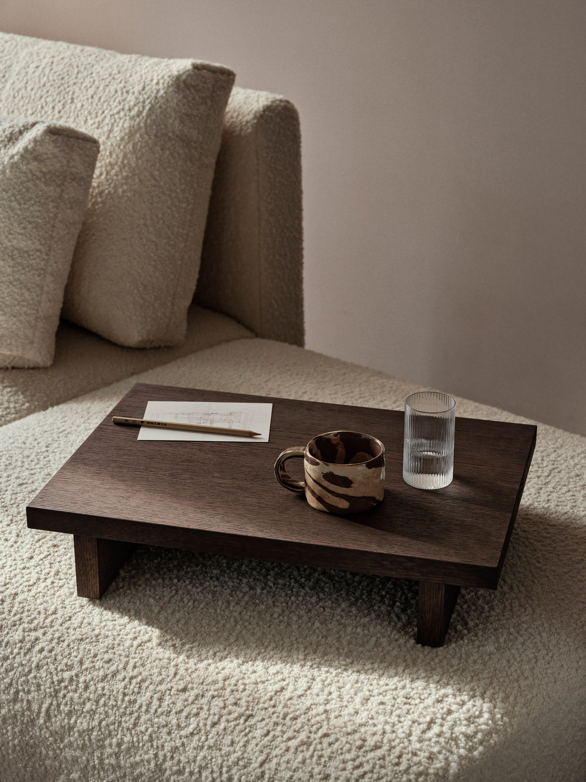 Kona Low Table in Dark Stained präsentiert im Onlineshop von KAQTU Design AG. Couchtisch ist von Ferm Living