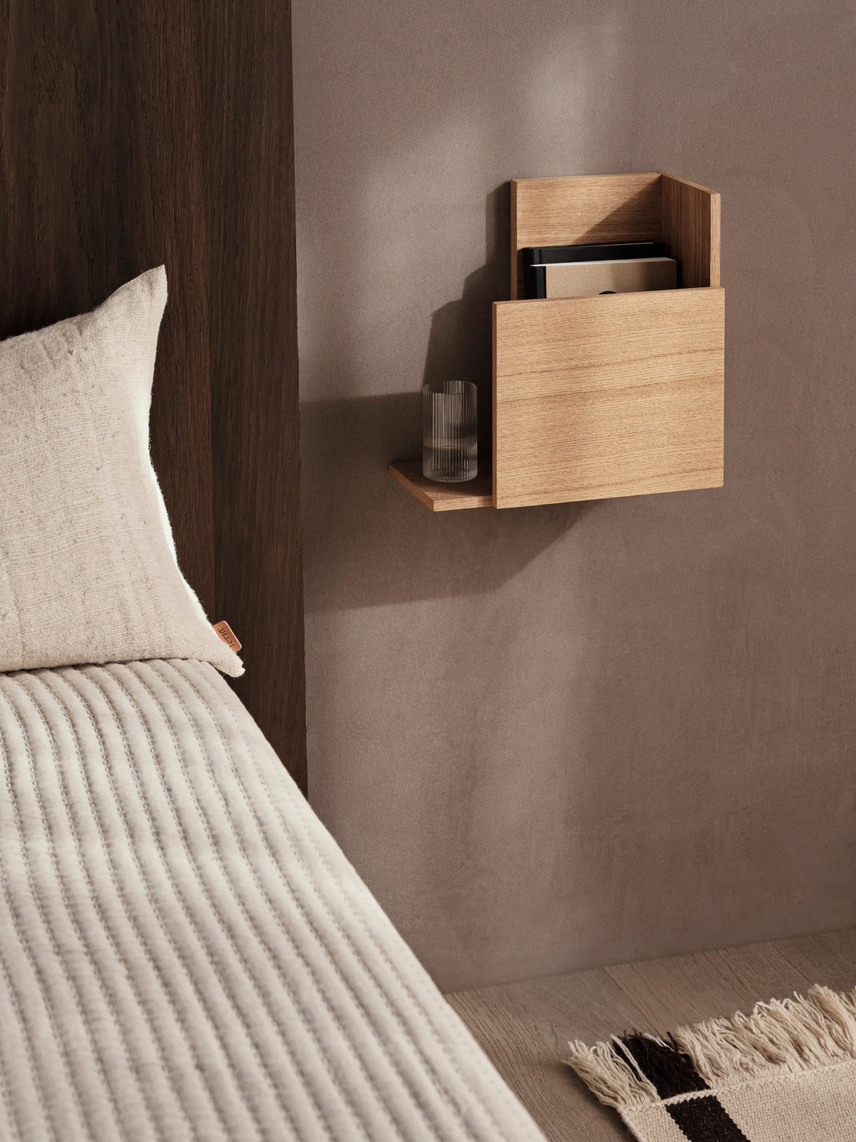 Stagger Regal Square in Oiled Oak präsentiert im Onlineshop von KAQTU Design AG. Wandregal ist von Ferm Living