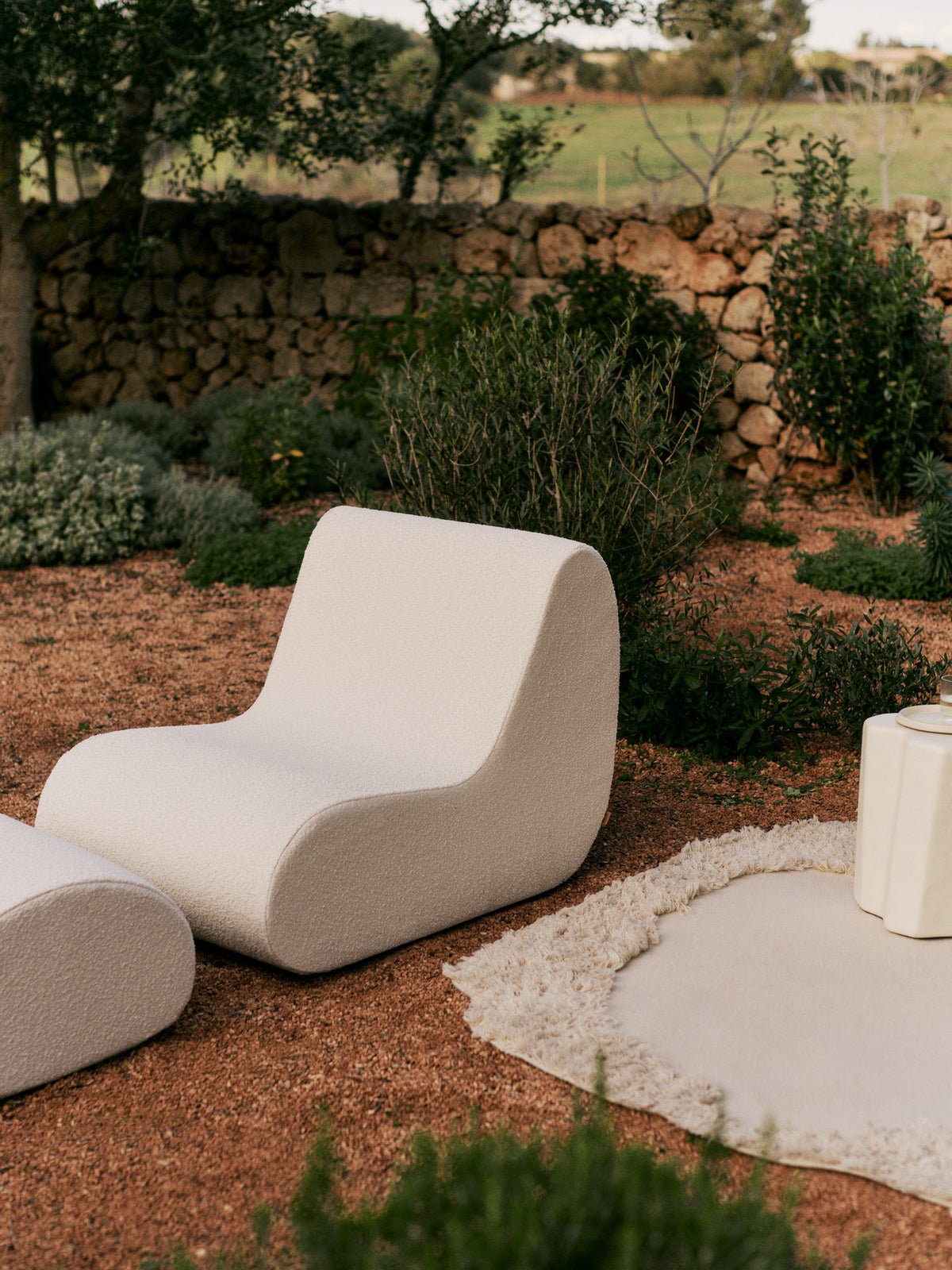 Rouli Center Module Pure Bouclé in Offwhite präsentiert im Onlineshop von KAQTU Design AG. Outdoor-Sessel ist von Ferm Living