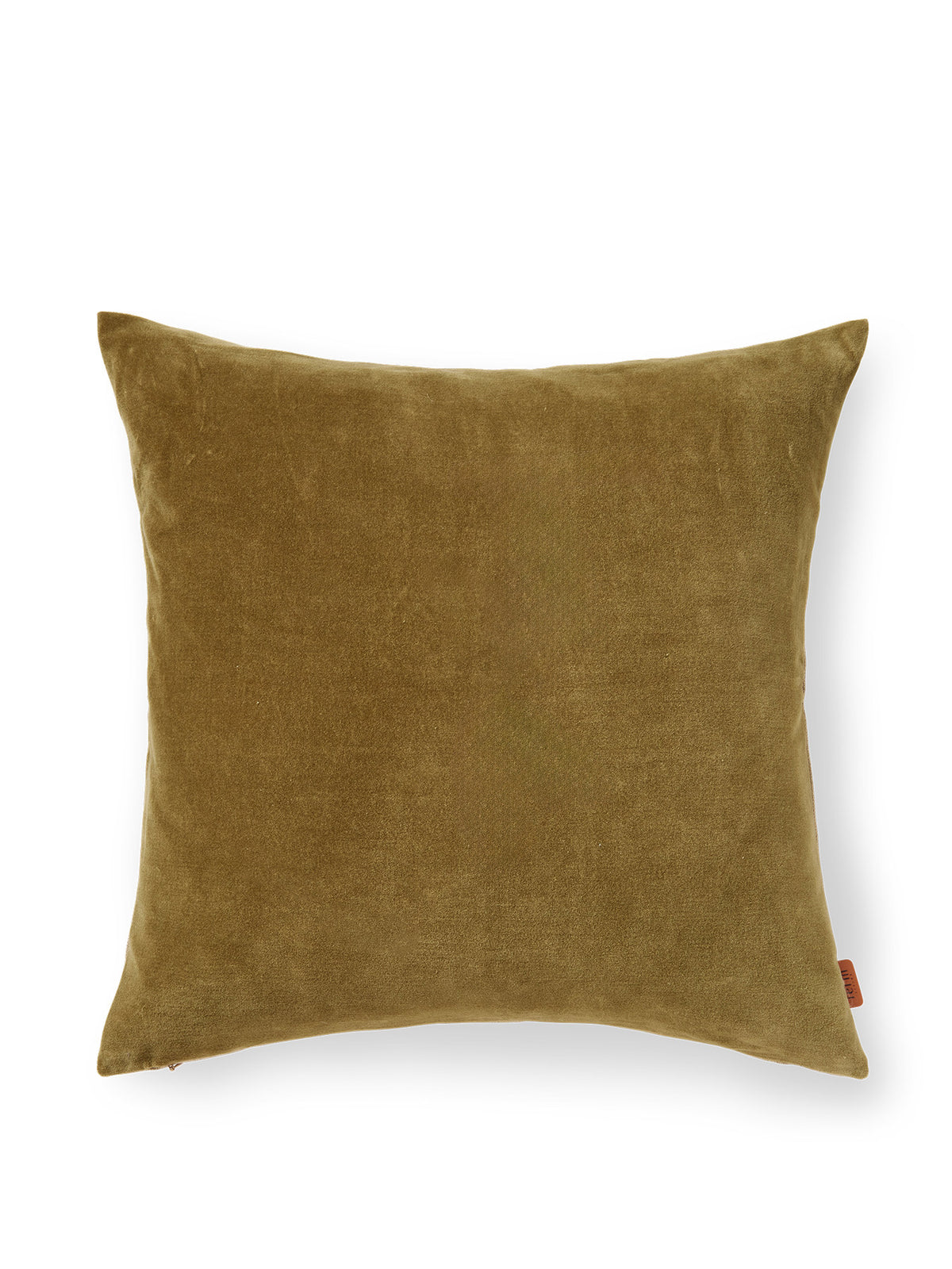 Senti Kissen in Khaki präsentiert im Onlineshop von KAQTU Design AG. Deko Kissen ist von Ferm Living