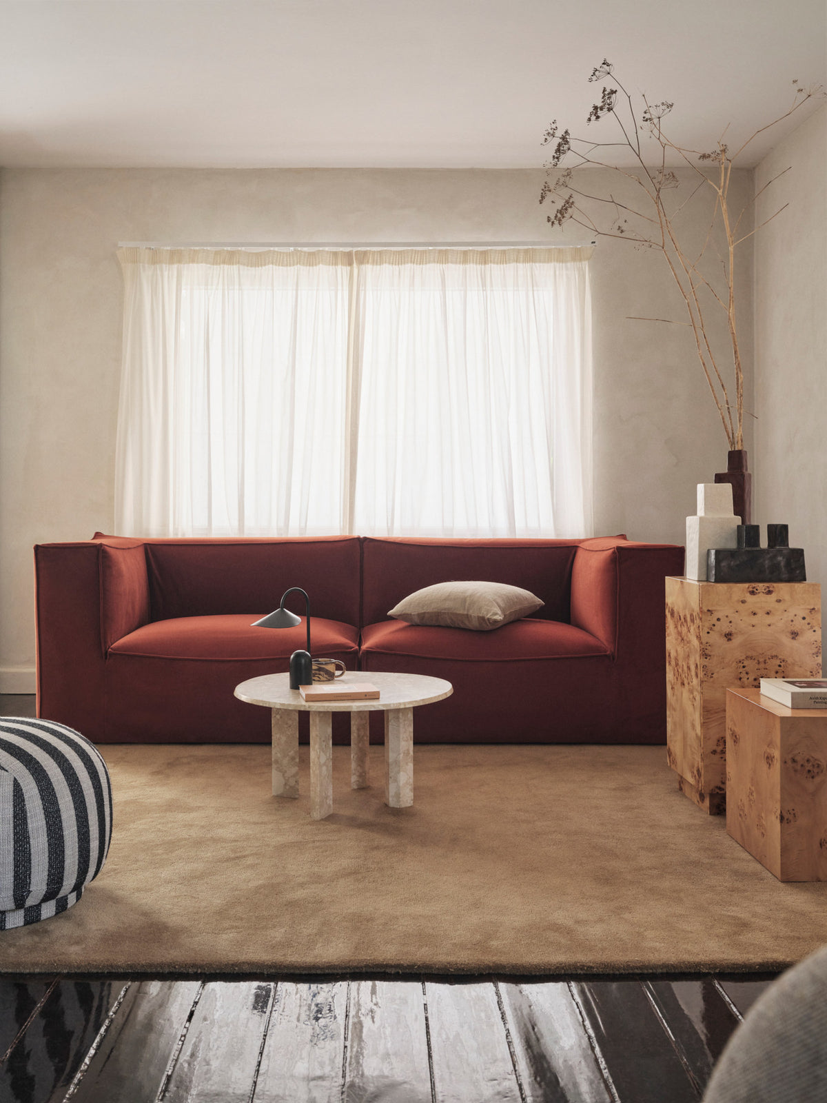 Taula Coffee Table in Sand präsentiert im Onlineshop von KAQTU Design AG. Couchtisch ist von Ferm Living