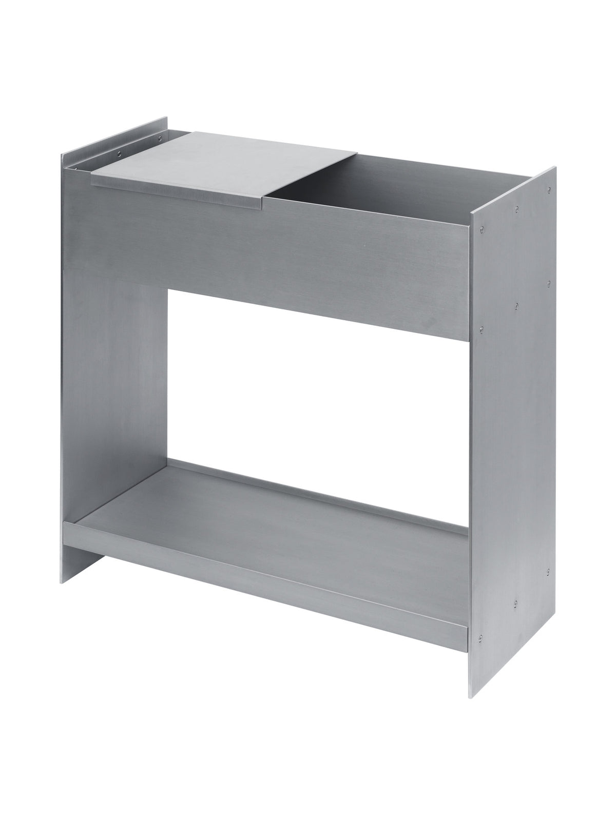 Lager Plant Box in Aluminium präsentiert im Onlineshop von KAQTU Design AG. Pflanzentopf Outdoor ist von Ferm Living