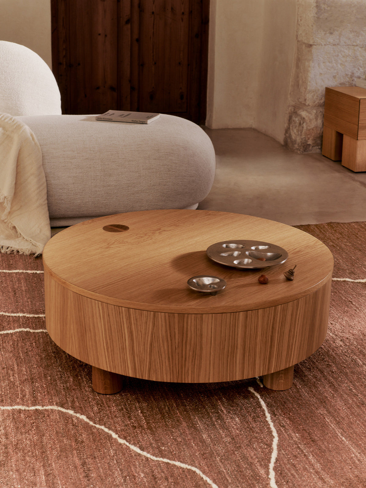 Niche Schale in Aluminium präsentiert im Onlineshop von KAQTU Design AG. Schale ist von Ferm Living