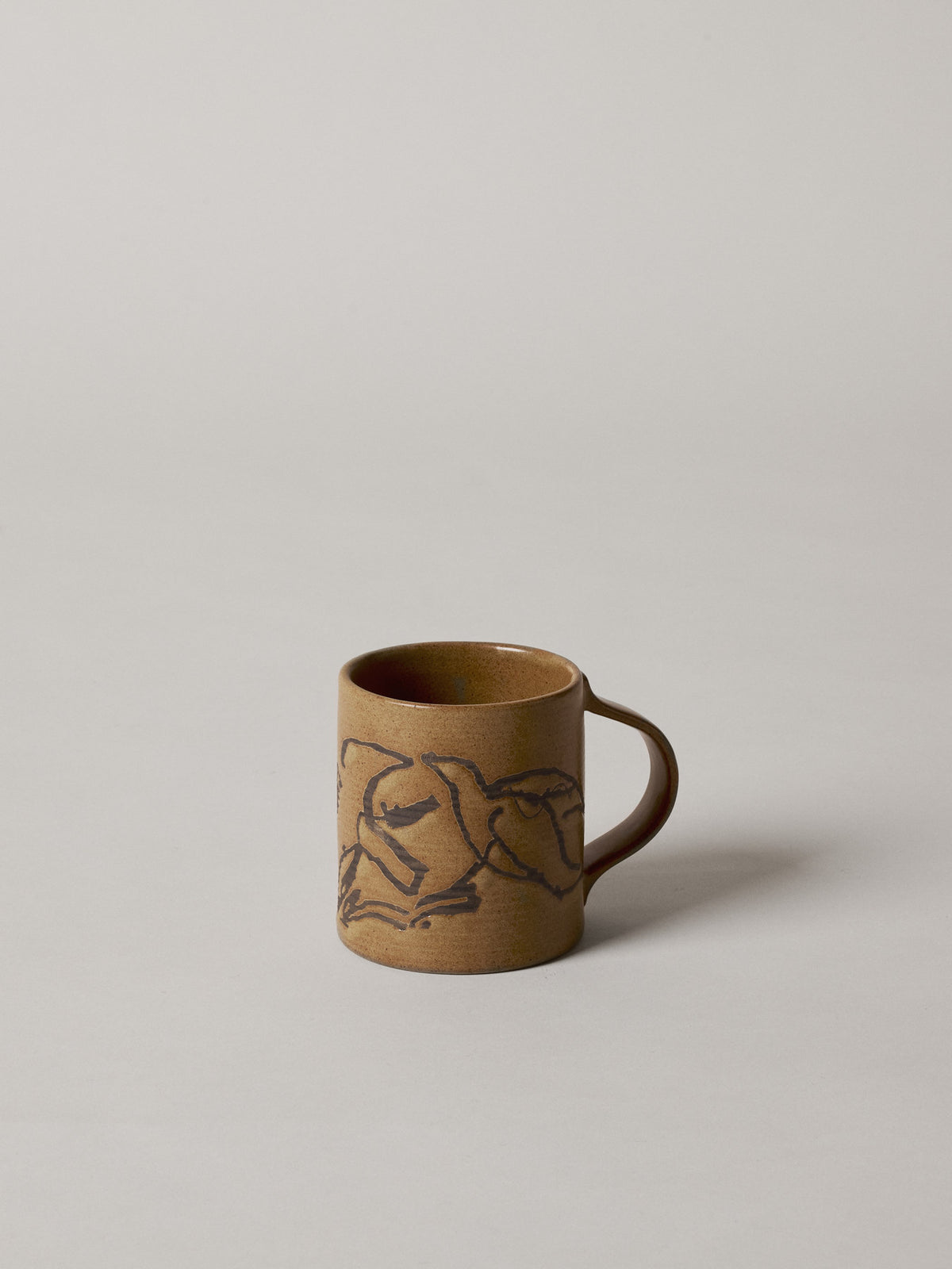 Vuelo Tasse in Dark Buff präsentiert im Onlineshop von KAQTU Design AG. Tasse ist von Ferm Living
