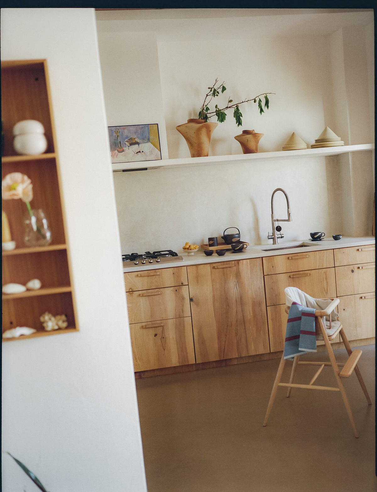 Erena Cloche Ø19 in Sahne präsentiert im Onlineshop von KAQTU Design AG. Geschirr ist von Ferm Living