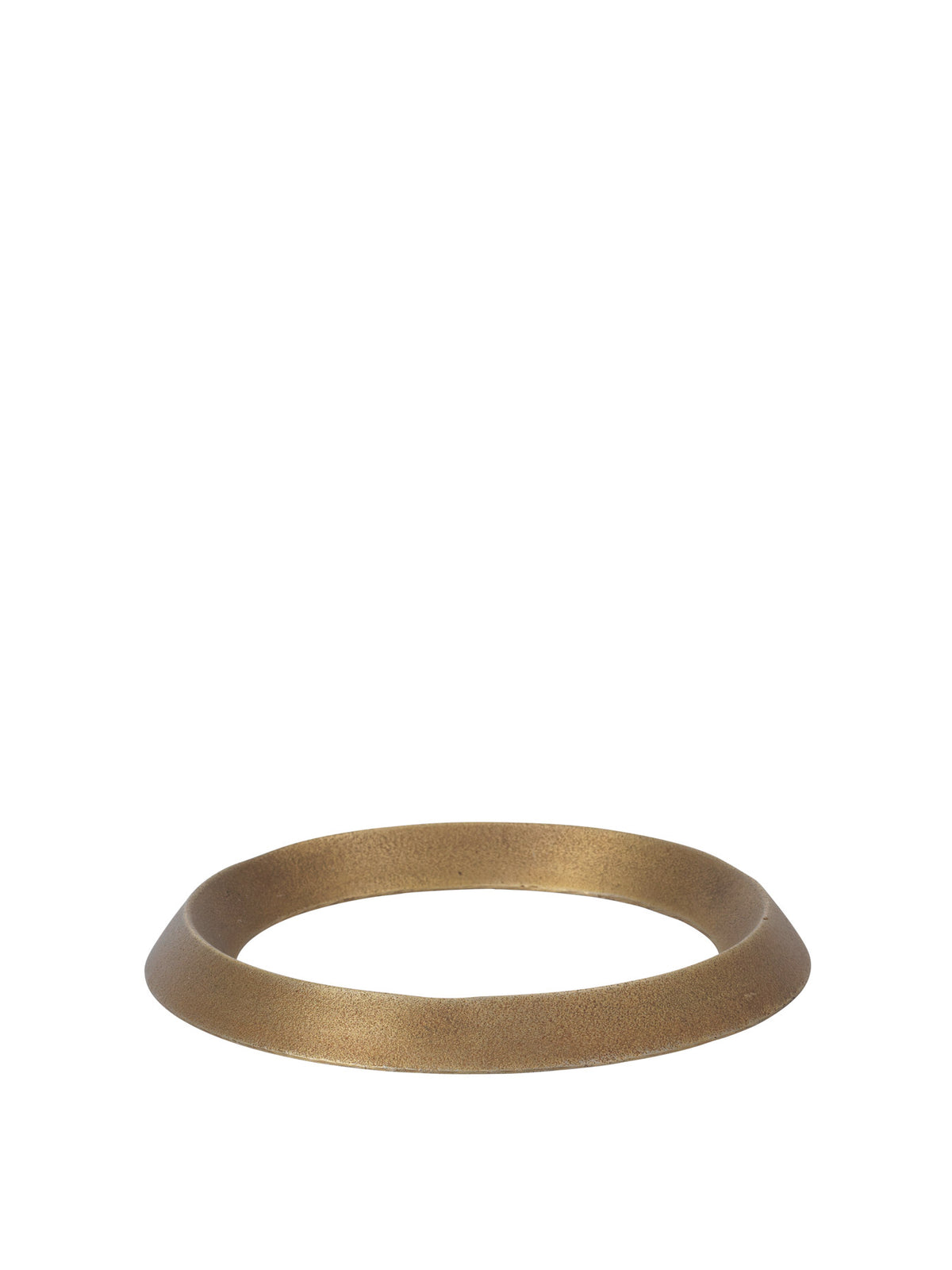 Levee Untersetzer in Antikes Messing präsentiert im Onlineshop von KAQTU Design AG. Pfannenuntersatz ist von Ferm Living