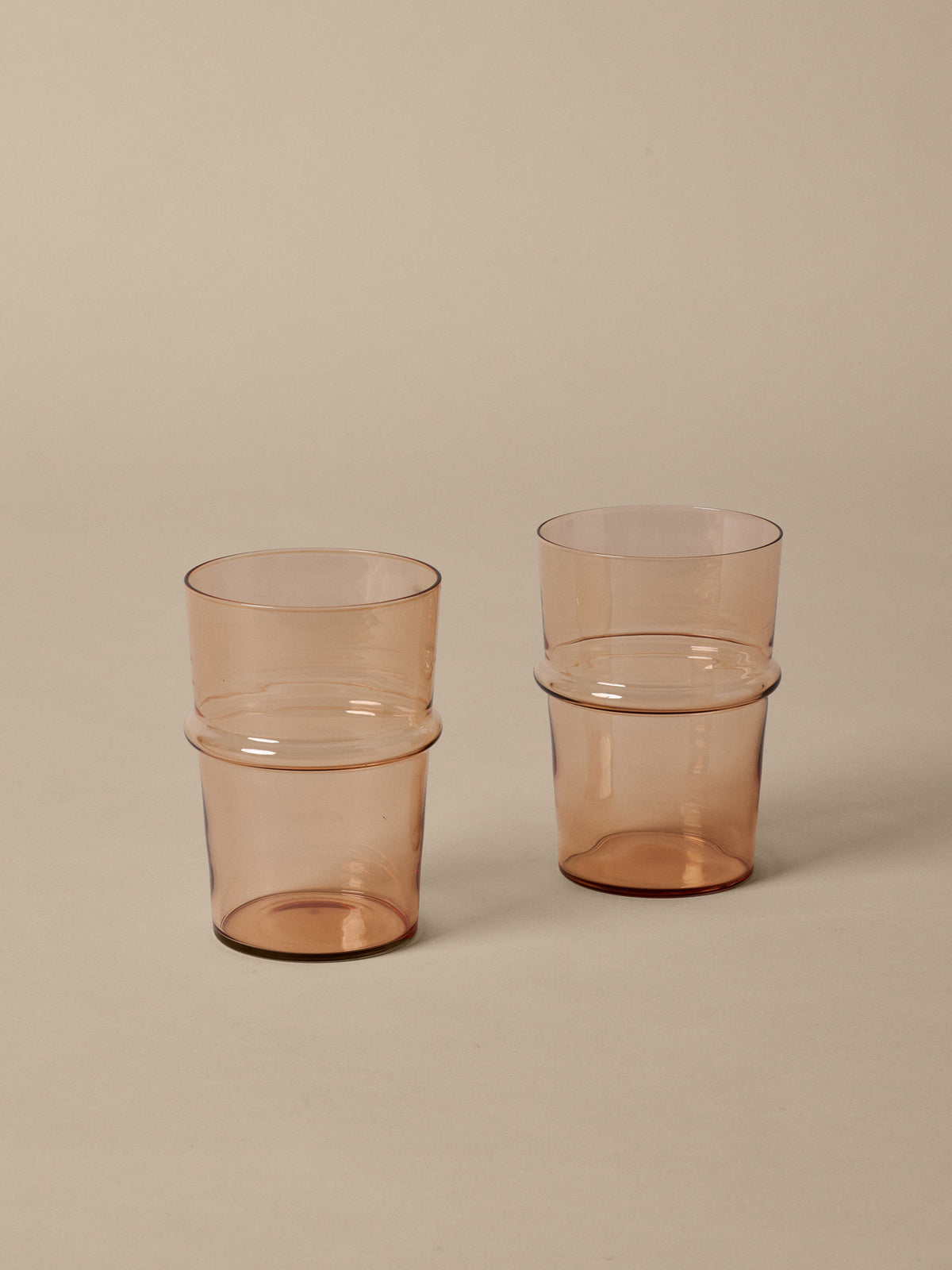 Boya Gläser High Set aus 2 in Blush präsentiert im Onlineshop von KAQTU Design AG. Glas ist von Ferm Living