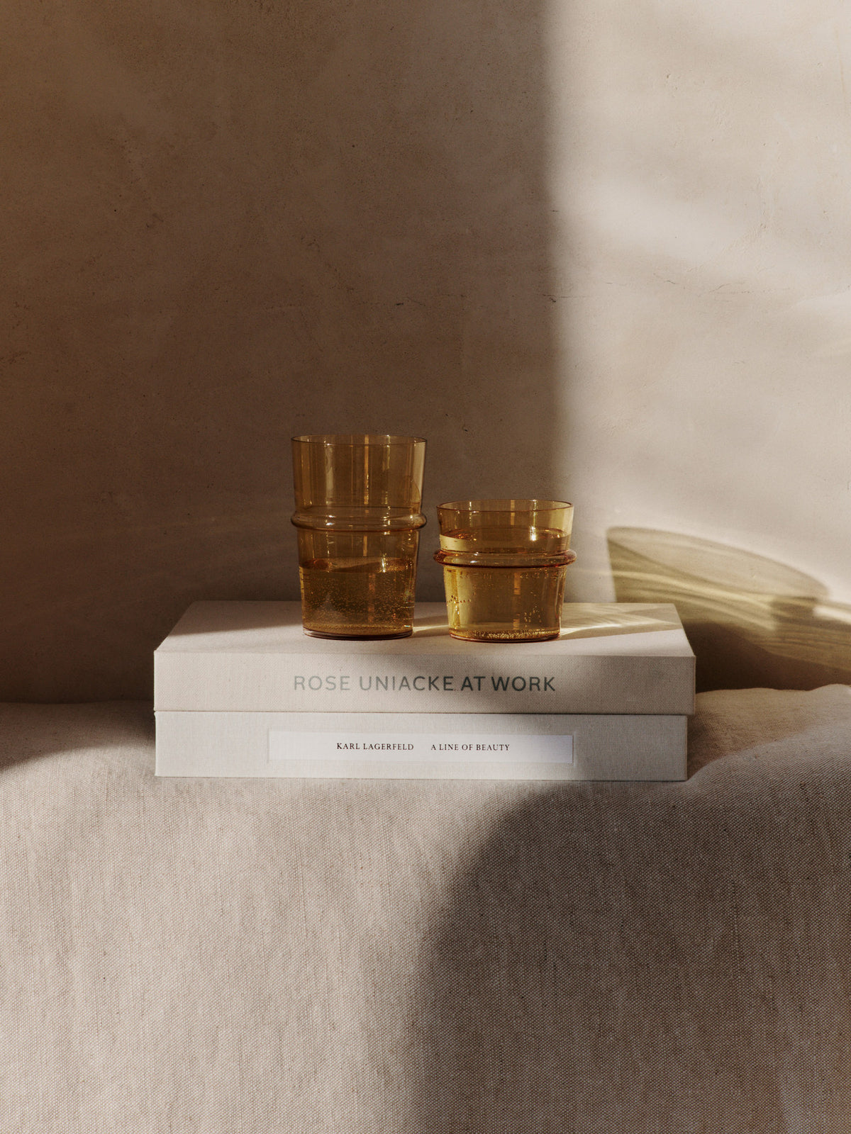 Boya Gläser High Set aus 2 in Gelb präsentiert im Onlineshop von KAQTU Design AG. Glas ist von Ferm Living