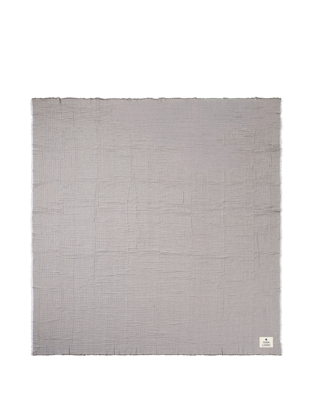 Fino Bettüberwurf in Tintenblau/Sand präsentiert im Onlineshop von KAQTU Design AG. Wolldecke ist von Ferm Living