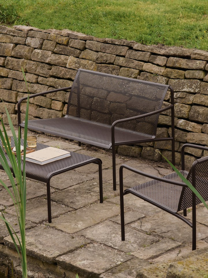 Dapple Lounge 2-Sitzer in Dunkle Schokolade präsentiert im Onlineshop von KAQTU Design AG. Lounge Sofa ist von Ferm Living