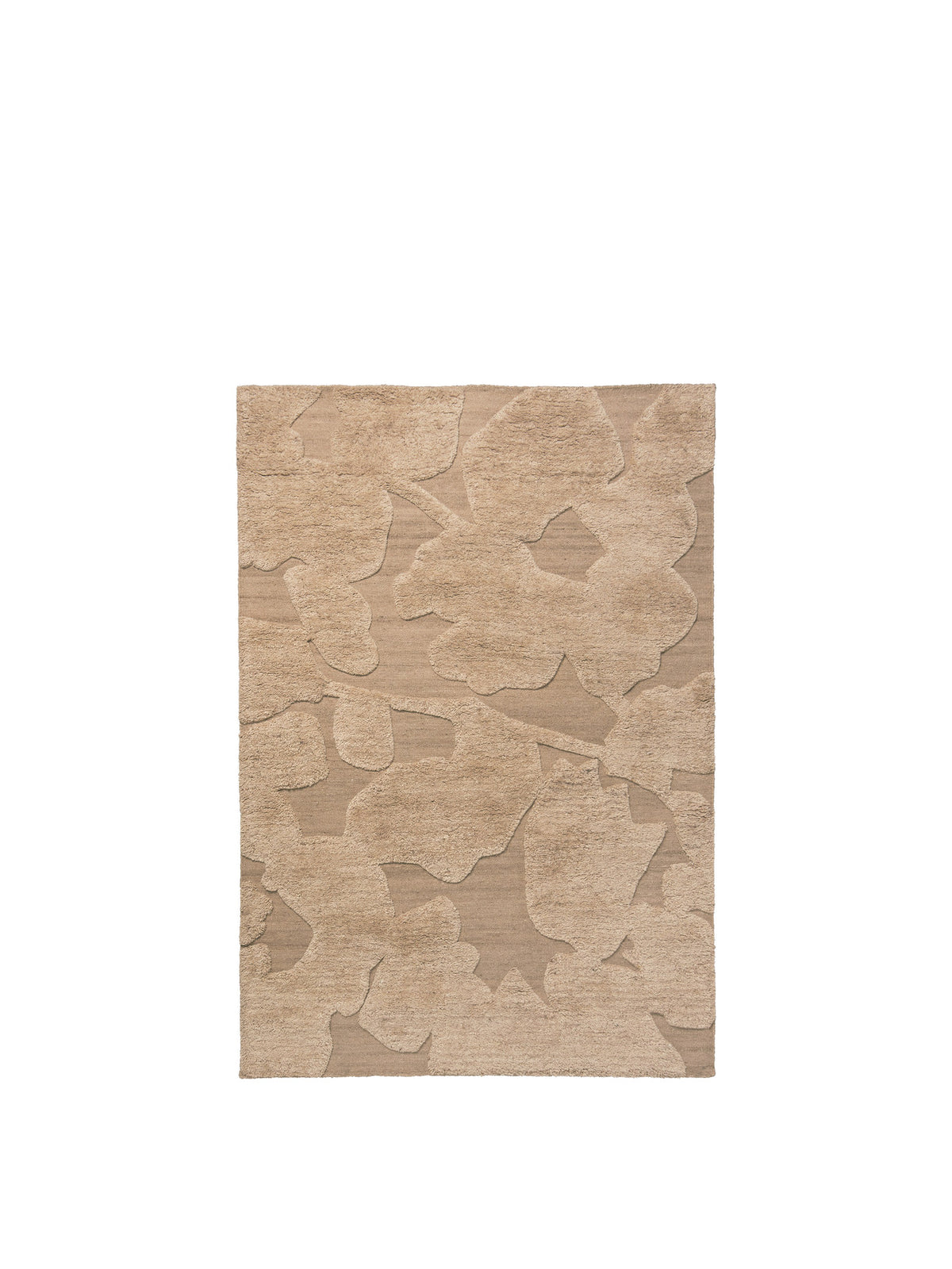 Cilla Teppich von Ferm Living in Tan, handgeknüpft aus Wolle und Baumwolle, mit abstraktem Blumenmuster und Struktur in zwei Höhen auf der Oberfläche.