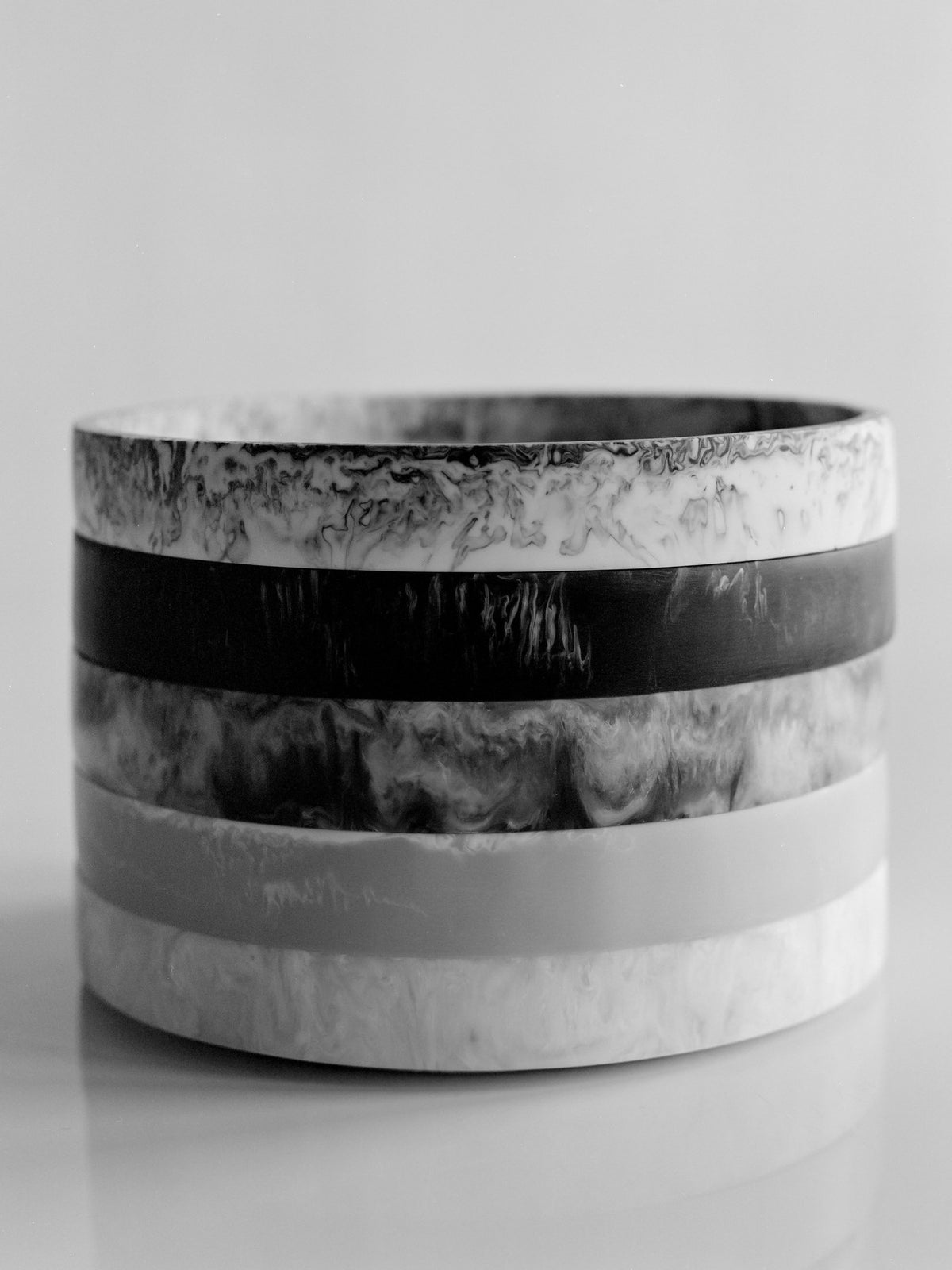 Mist Tray Ø20 in Emerald Off-white präsentiert im Onlineshop von KAQTU Design AG. Tablett ist von Ferm Living
