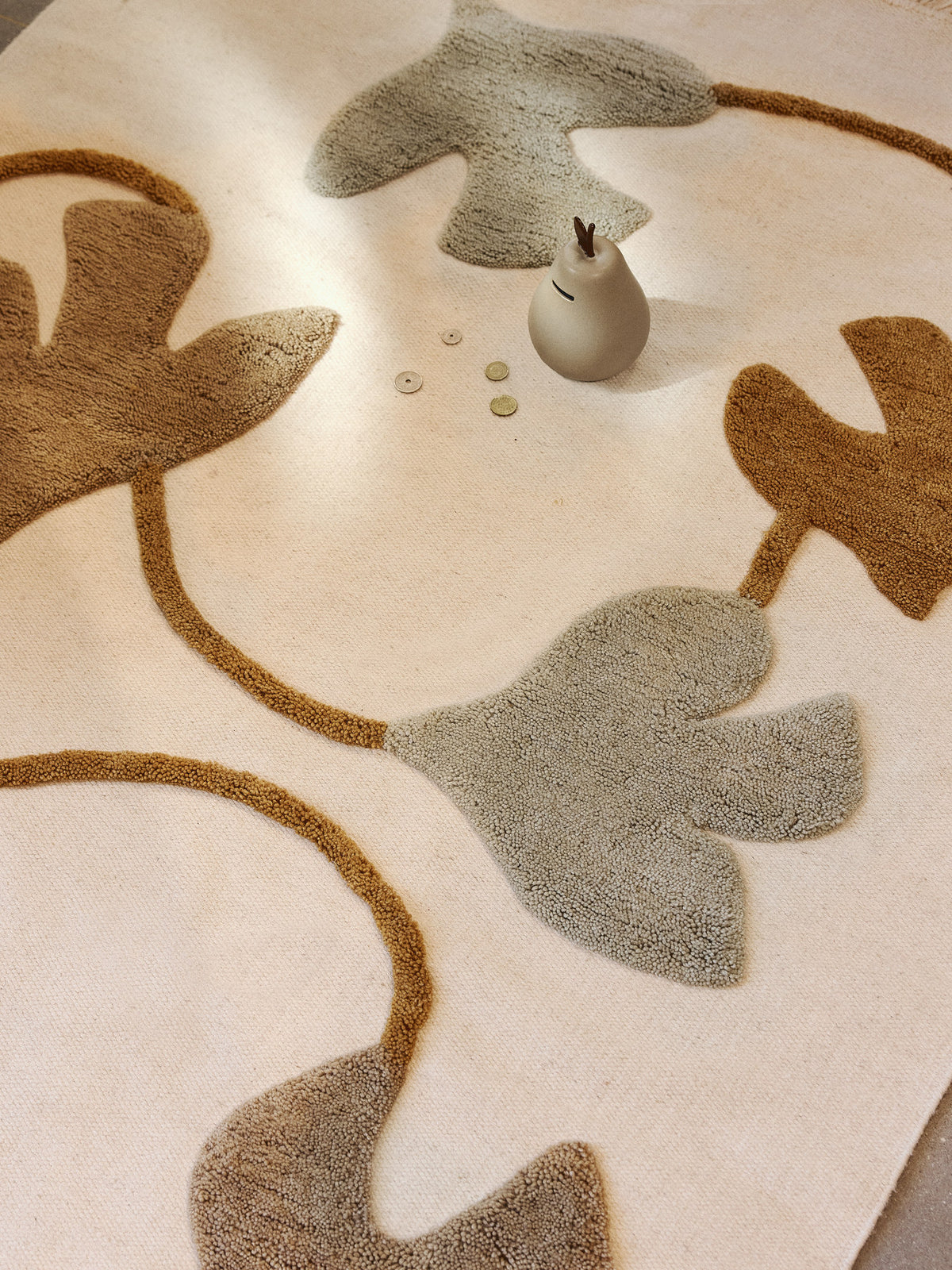 Pear Money Bank in Cashmere präsentiert im Onlineshop von KAQTU Design AG. Figuren / Objekte Kids ist von Ferm Living