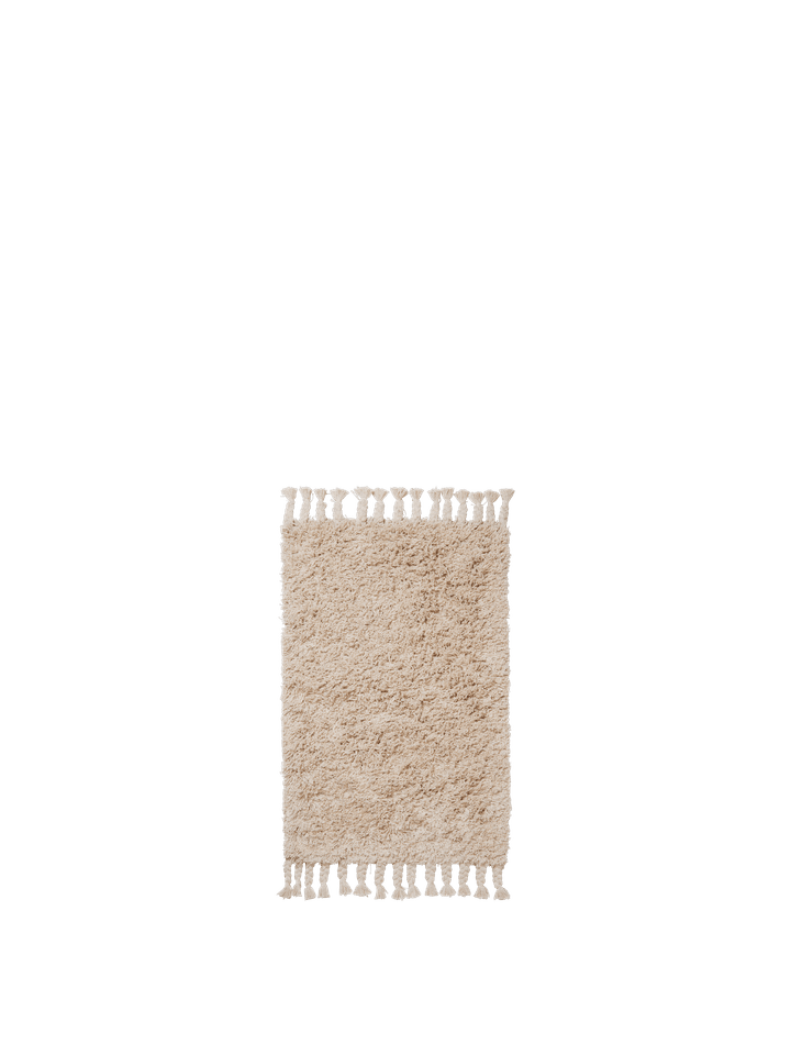 Amass Long Pile Badematte  in Off-white präsentiert im Onlineshop von KAQTU Design AG. Teppich ist von Ferm Living