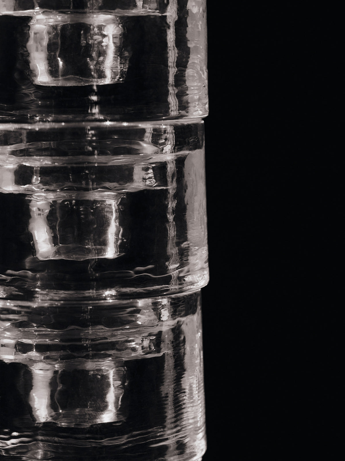 Gradia Candle Holder Round in Clear präsentiert im Onlineshop von KAQTU Design AG. Kerzenständer ist von Ferm Living