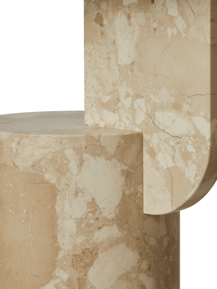 Eleganter Insert Beistelltisch Stone von Ferm Living, aus hochwertigem Naturstein, ideal für moderne Wohnkonzepte und geschmackvolle Akzente.