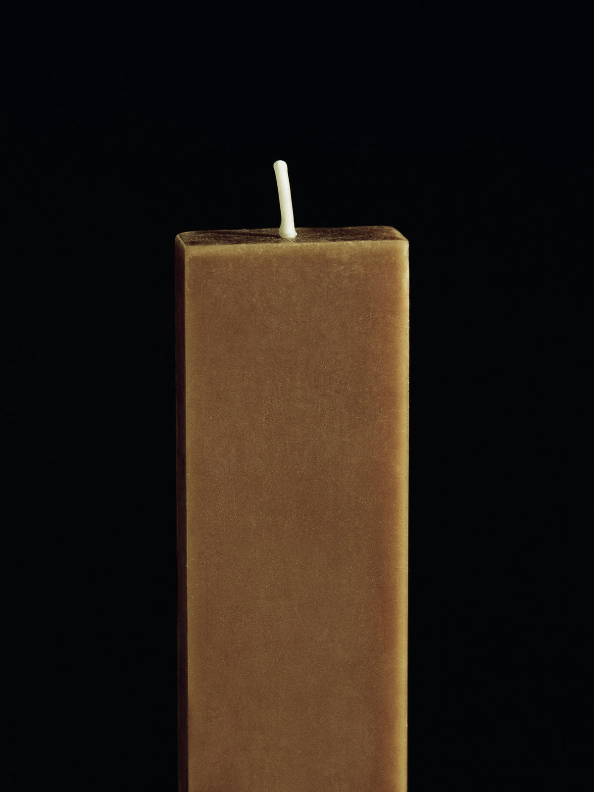 Burren Pillar Candles Set of 2 in Bronze präsentiert im Onlineshop von KAQTU Design AG. Kerzen ist von Ferm Living