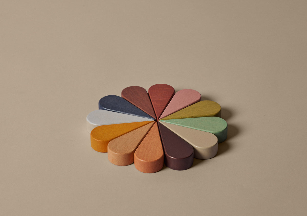 Petal Play Blocks in Multi präsentiert im Onlineshop von KAQTU Design AG. Spielzeug ist von Ferm Living
