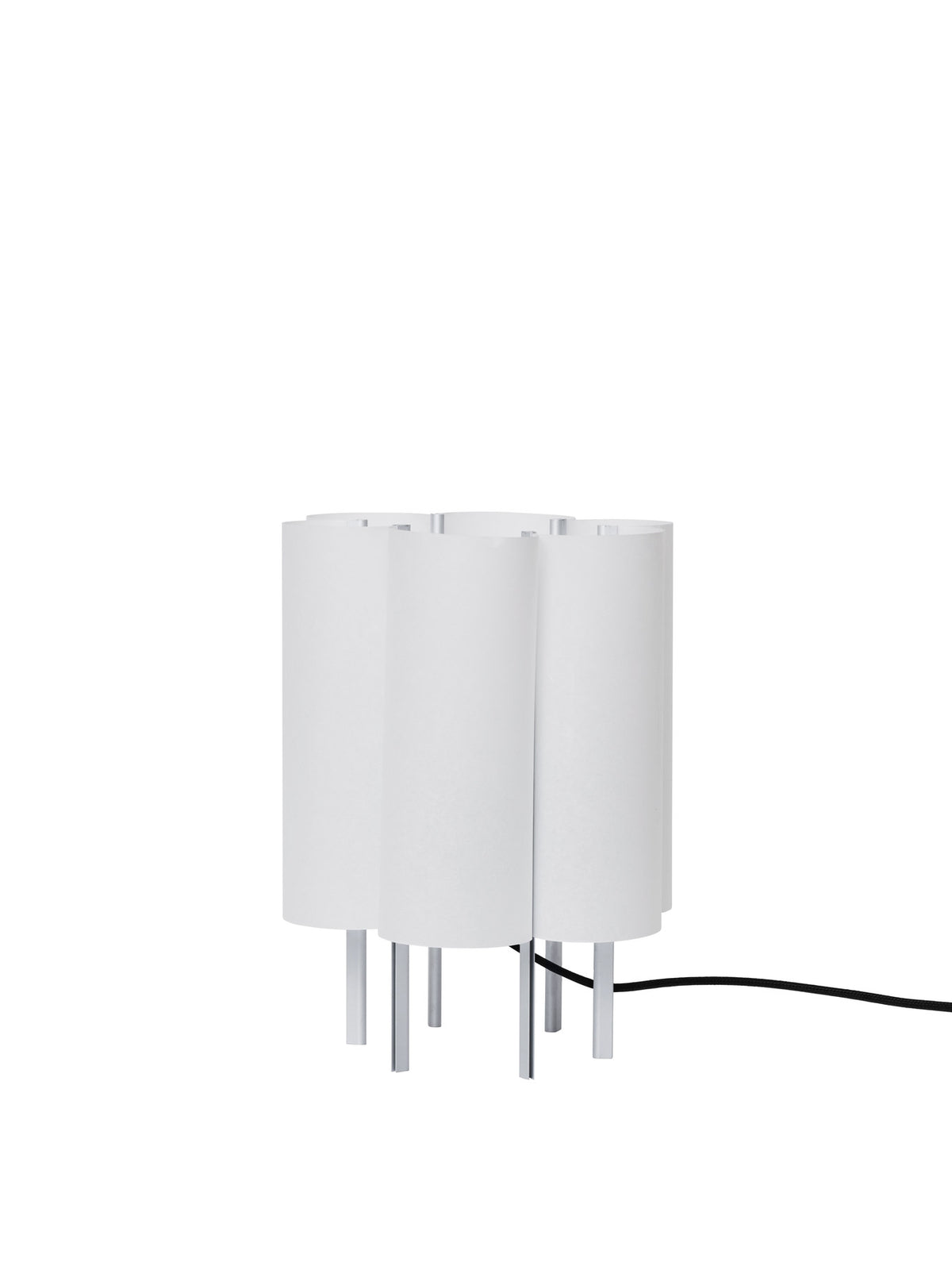 Boe Tischlampe H28 in Silver/Natural präsentiert im Onlineshop von KAQTU Design AG. Tischleuchte ist von Ferm Living